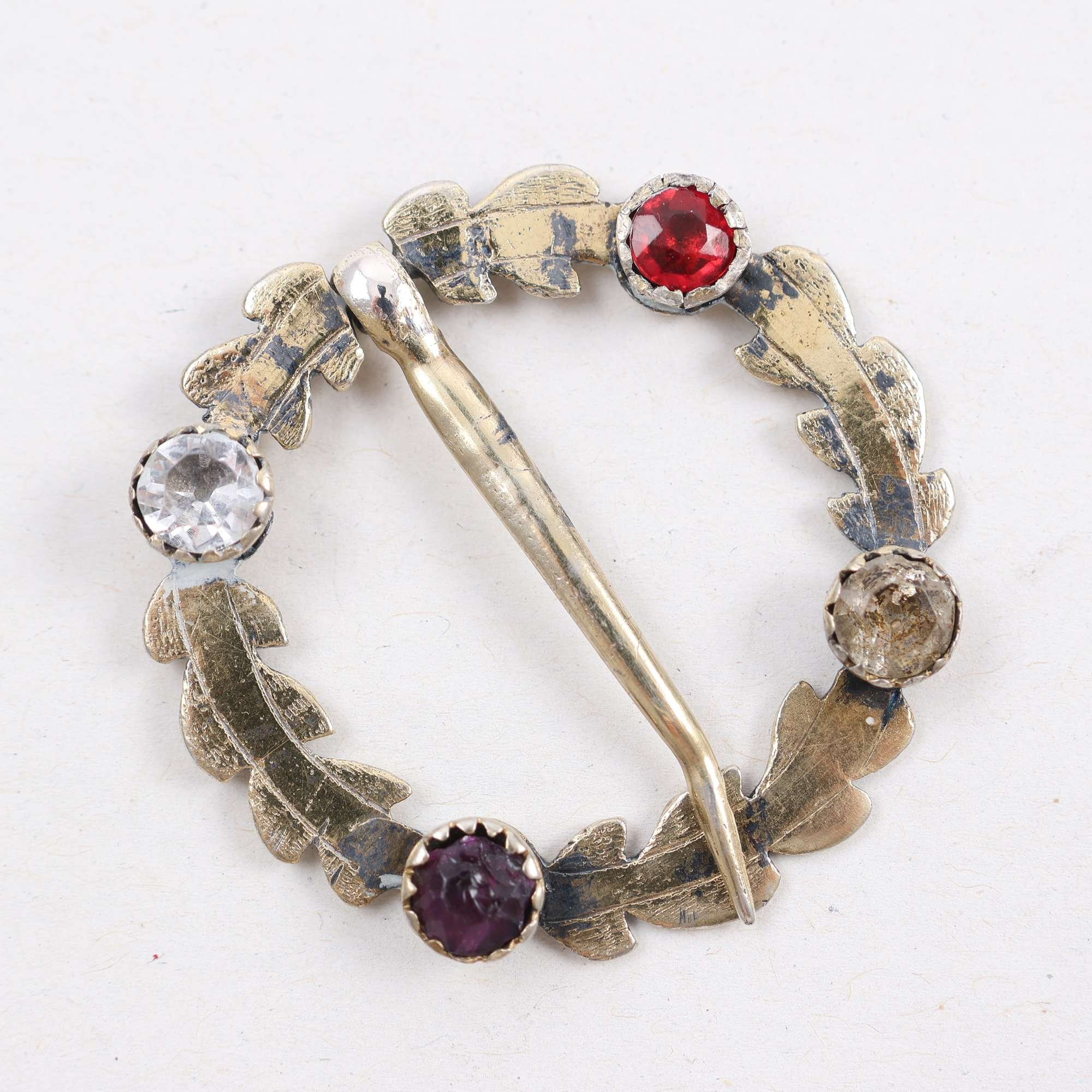 Spänne, silver, förgyllt, färgade stenar, vintage, brv: 9g