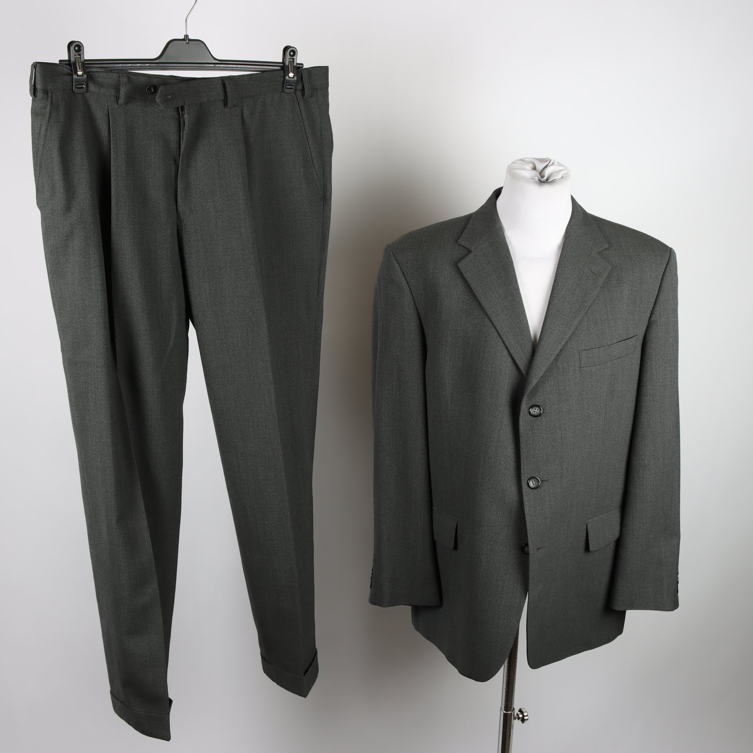 Kostym, Oscar Jacobson, grå, ullmix, stl. 108.