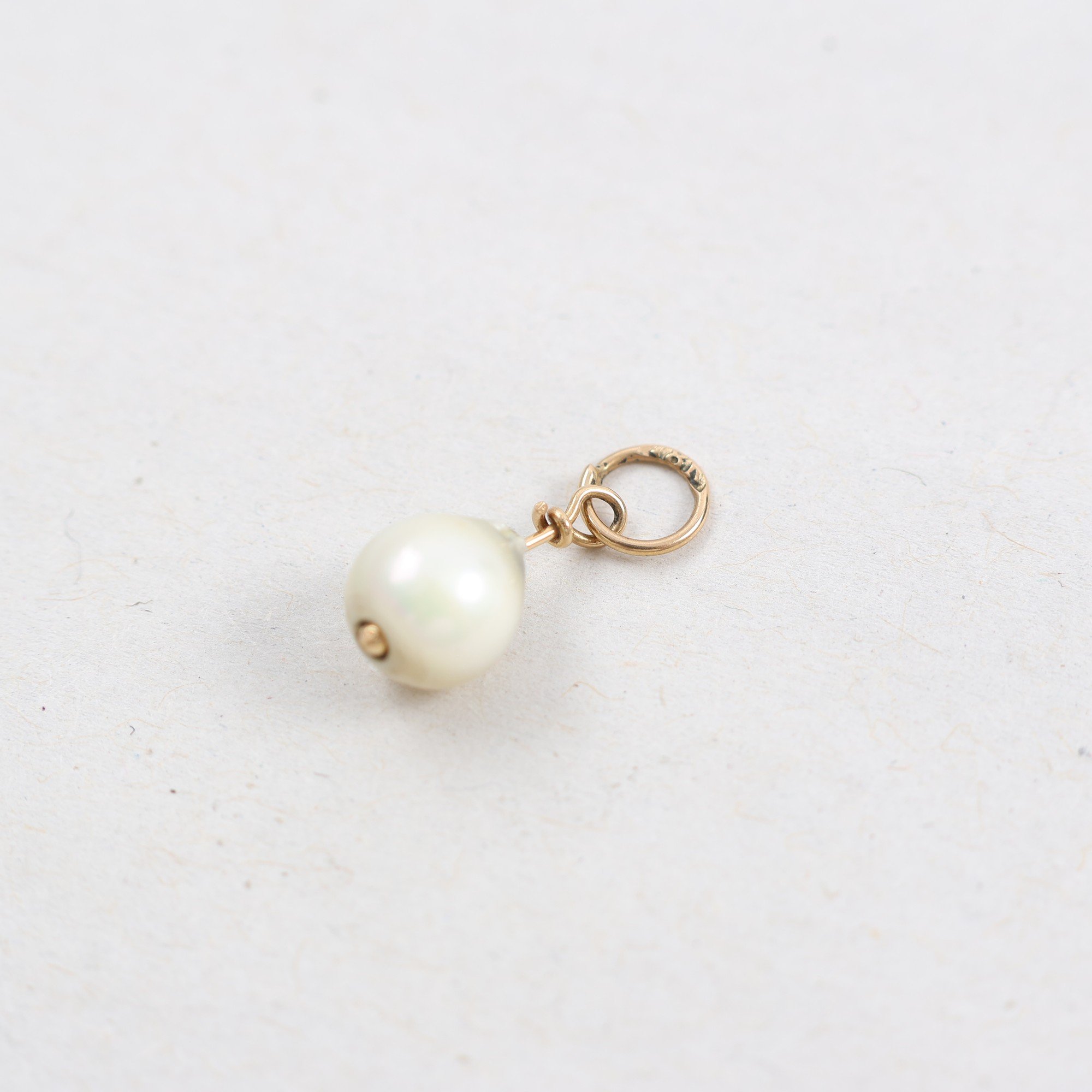 Hänge, guld 18K, odlad pärla, brv: 0.4g