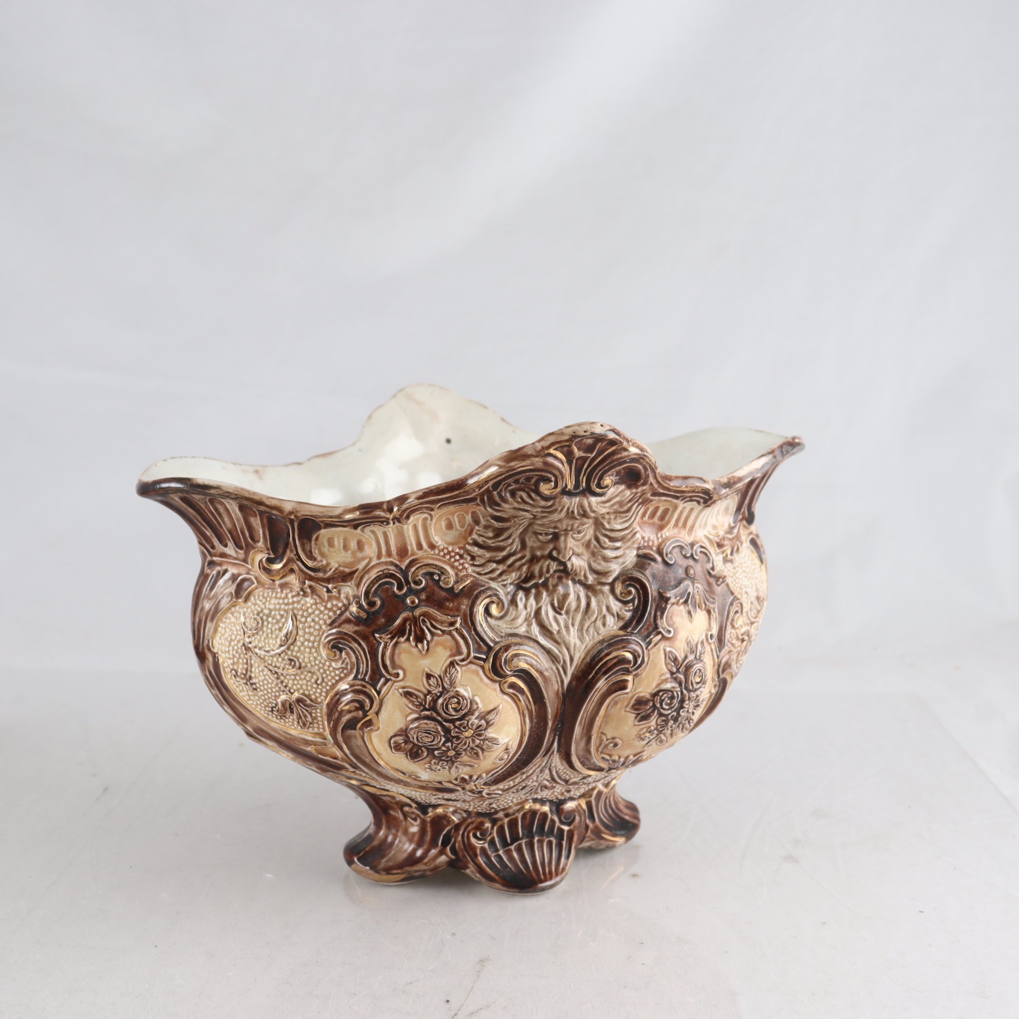 Jardiniere, majolika, Egersunds fajansfabrik, Norge, ca 1880. Samfraktas ej.