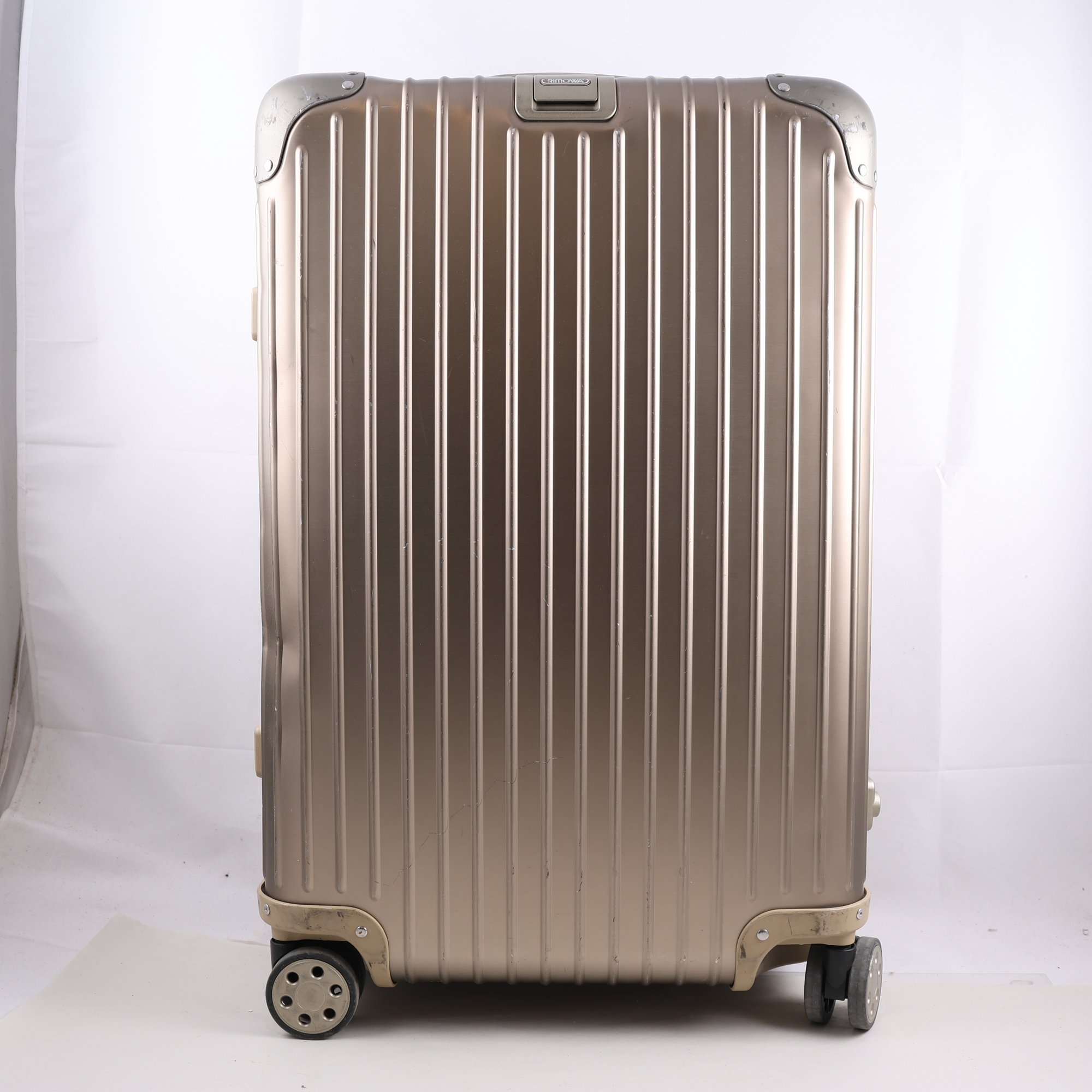 Resväska, Rimowa, på hjul. Endast avhämtning