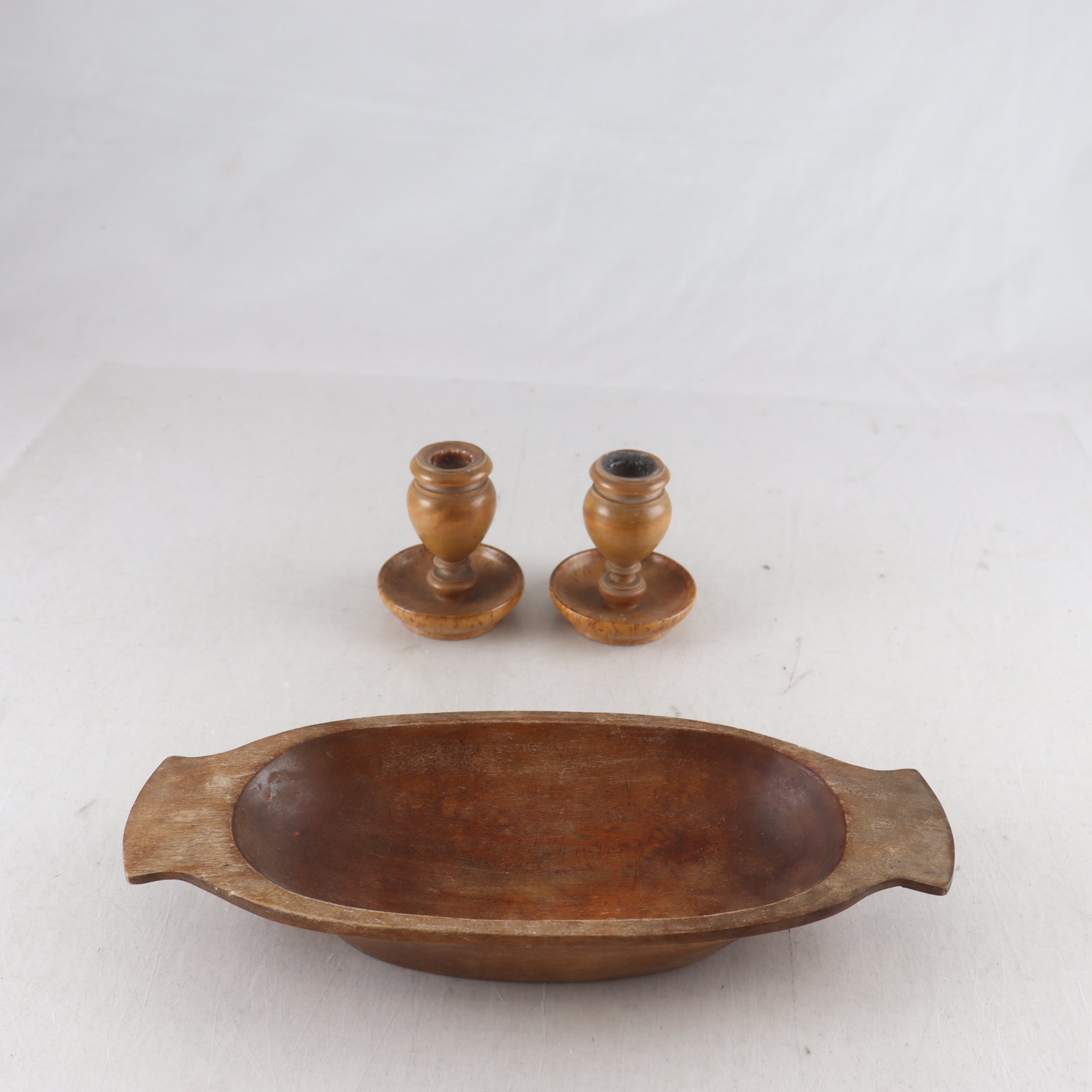 Skålfat, paret ljusstakar, Masurbjörk