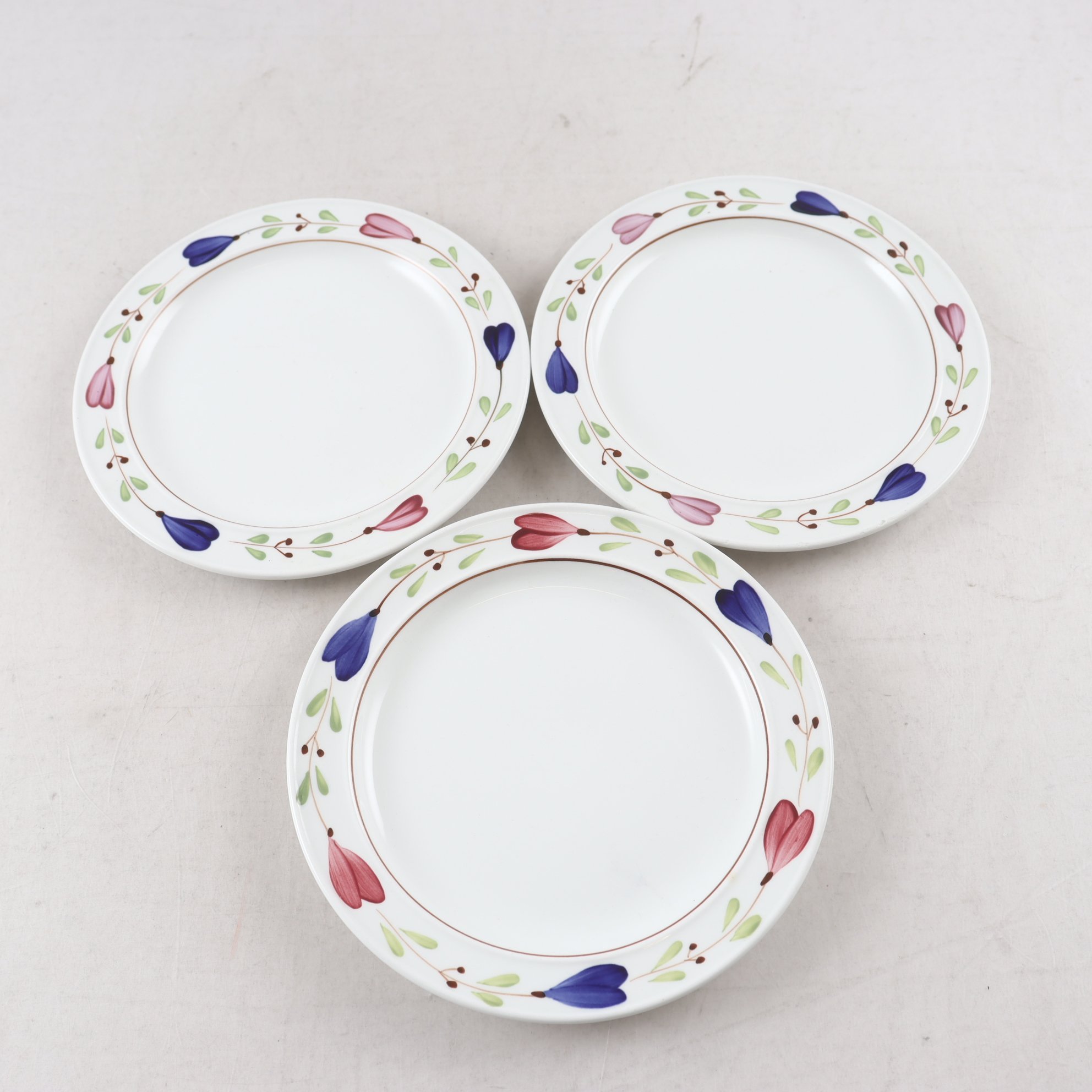 Assietter, Gustavsberg, ”Ranka”, Stig Lindberg, 3 st.