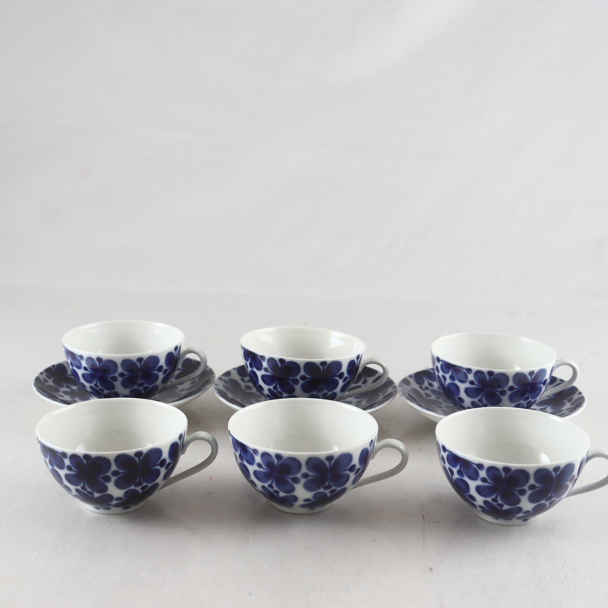 Koppar och fat, ”Mon Amie”, Marianne Westman, Rörstrand. Samfraktas ej.