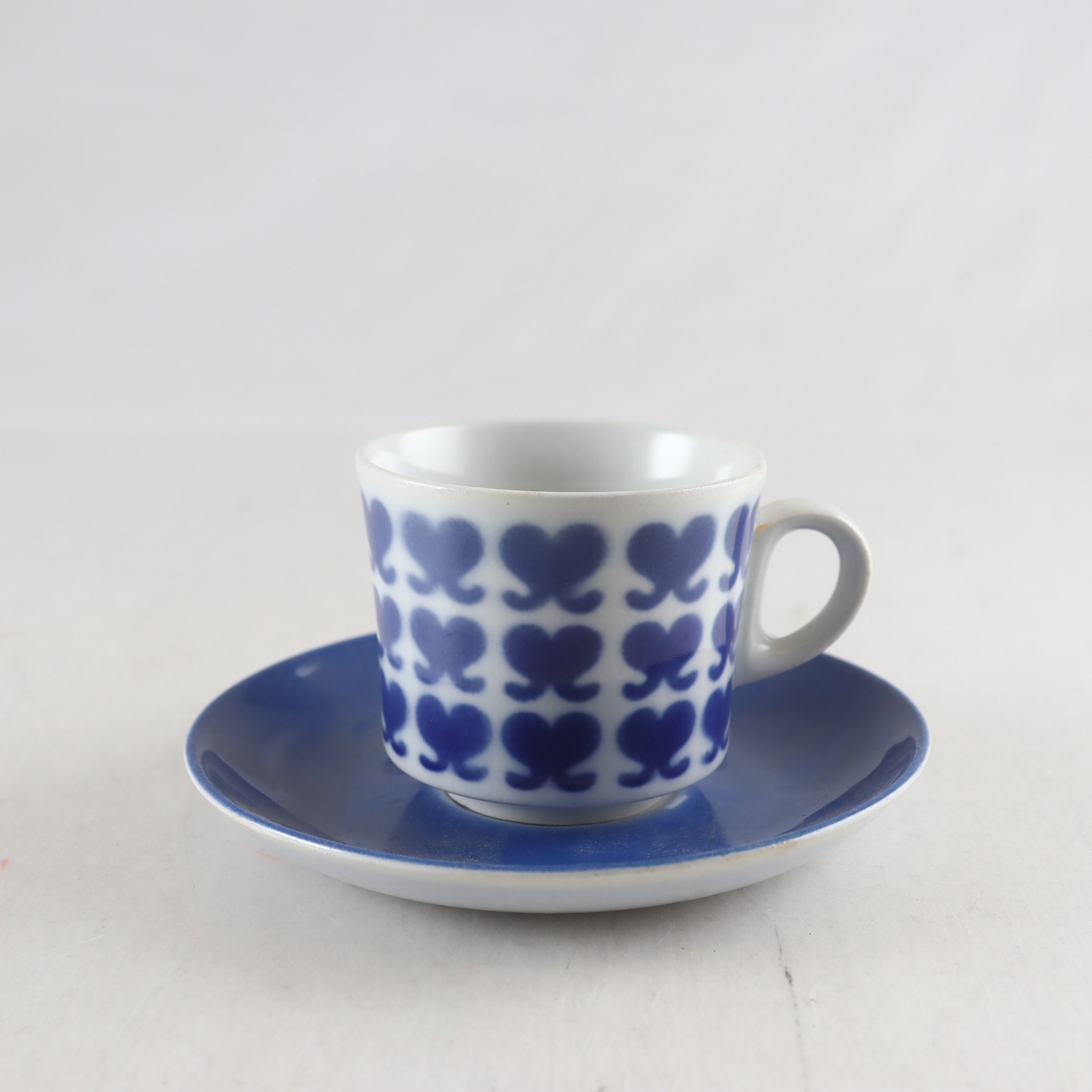 Kaffekopp med fat, Osteri, Raija Uosikkinen, Arabia, 1970-tal