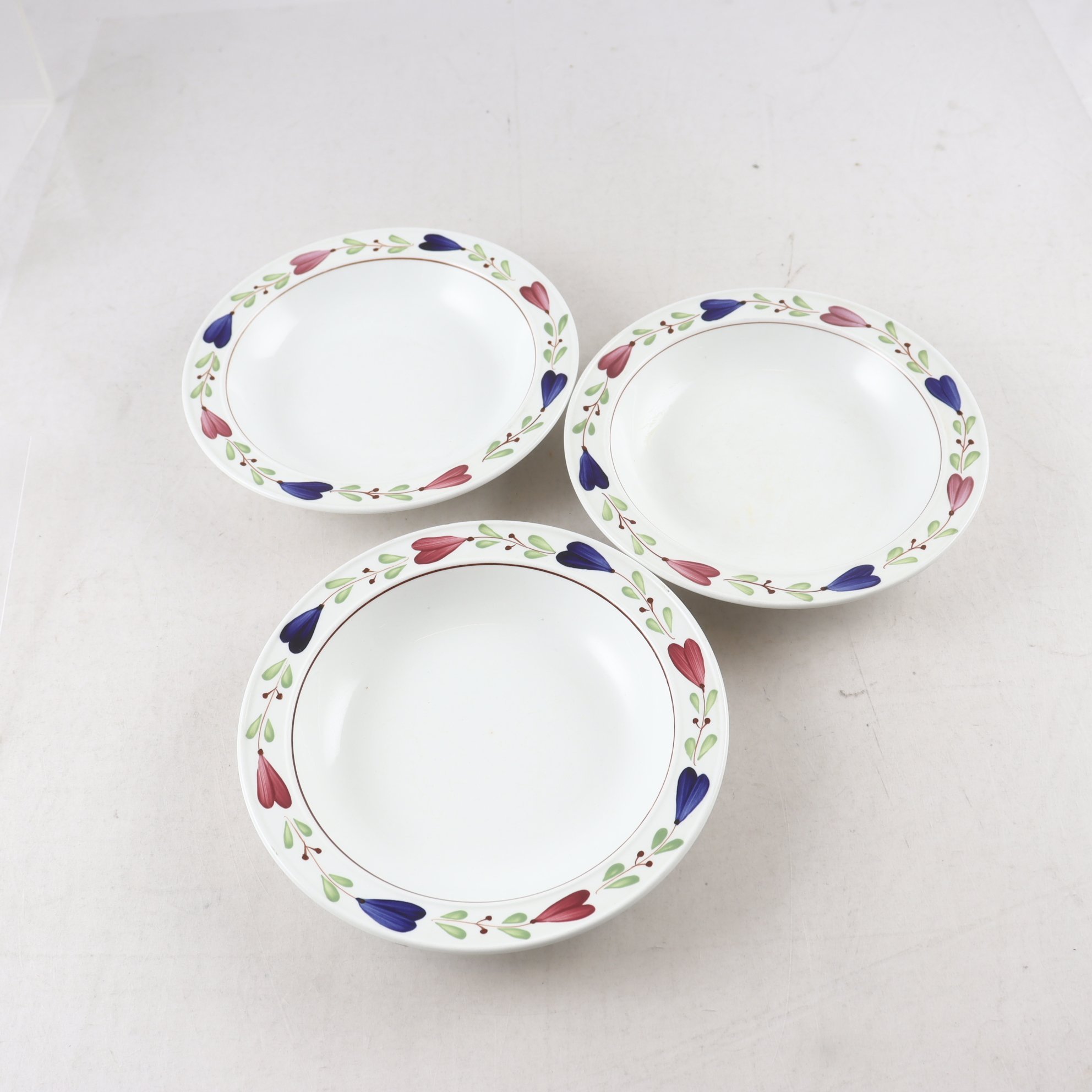 Tallrikar, Gustavsberg, ”Ranka”, Stig Lindberg, djupa, 3 st. Samfraktas ej