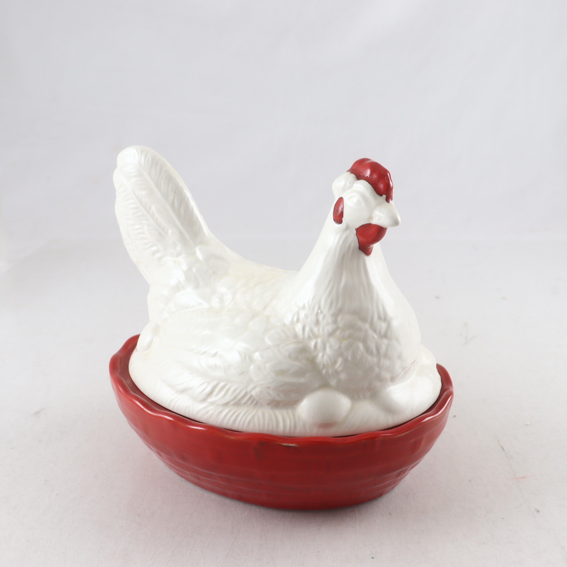 Äggkarott, Äggskål med lock, Höna, porslin.