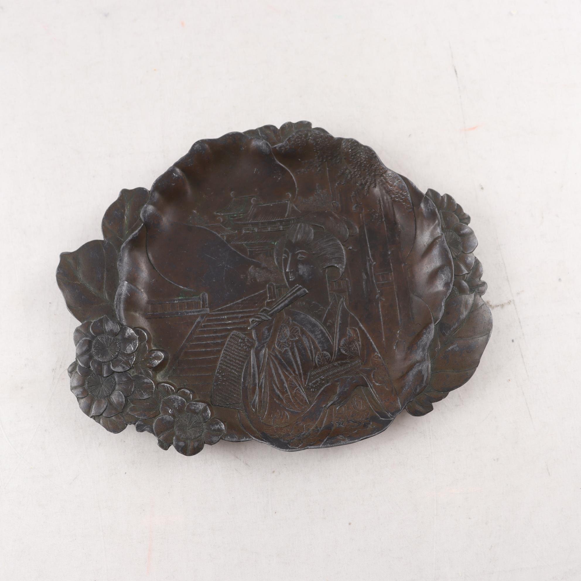 Fat, Japan, bronserad metall.