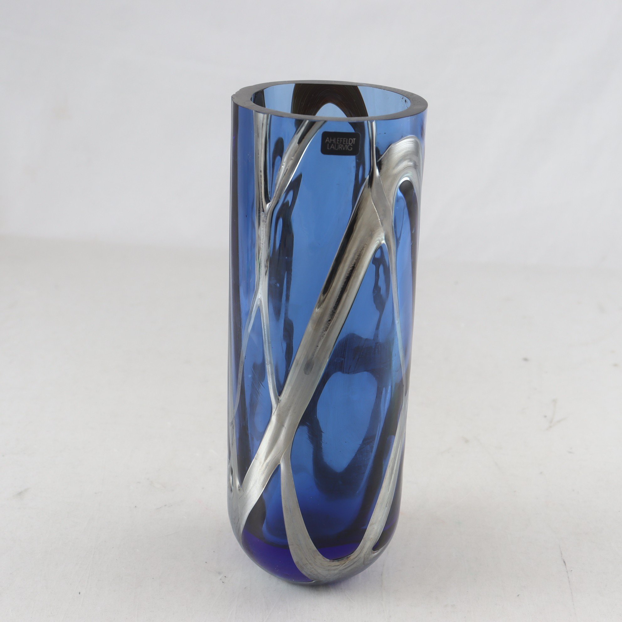 Vas, glas, Michael Ahlefeldt-Laurvig. Samfraktas ej.