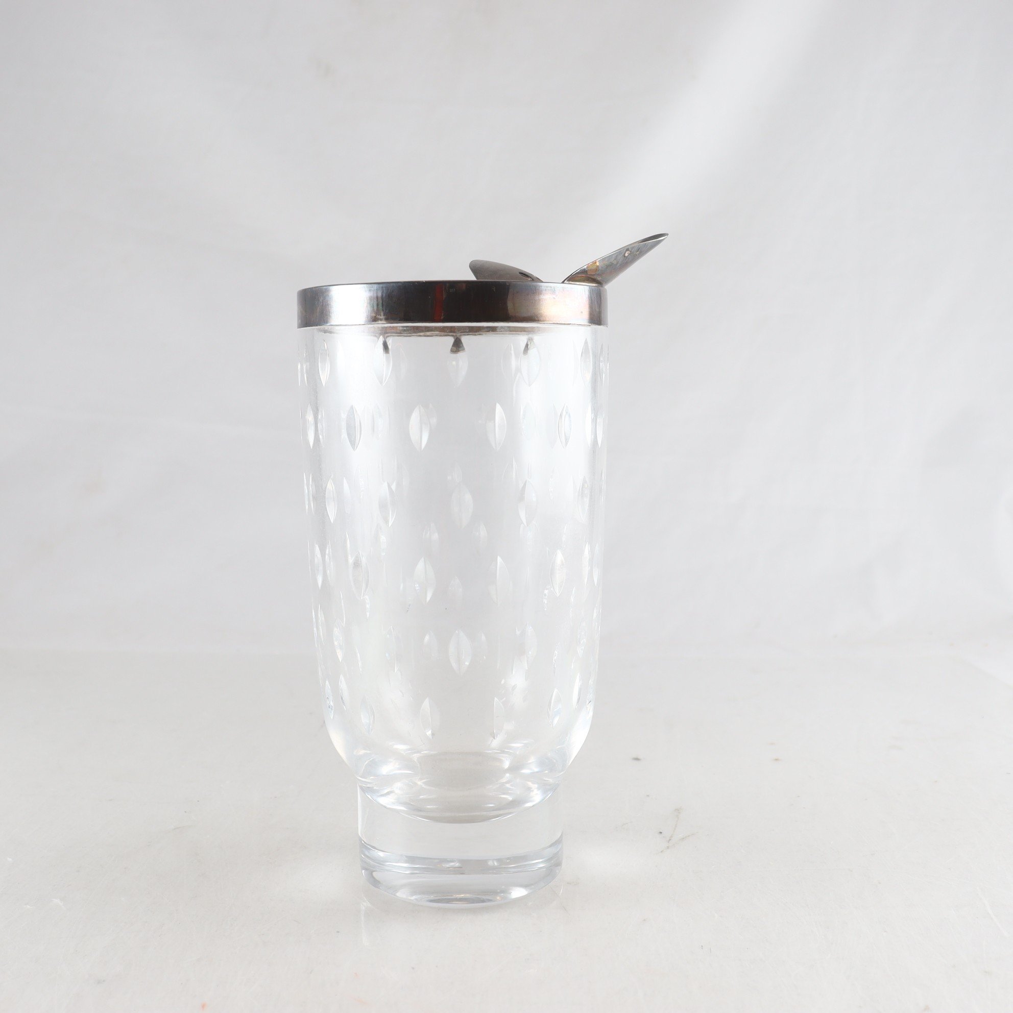 Coctailkanna, glas, silver 835, svensk importstämpel. Samfraktas ej.