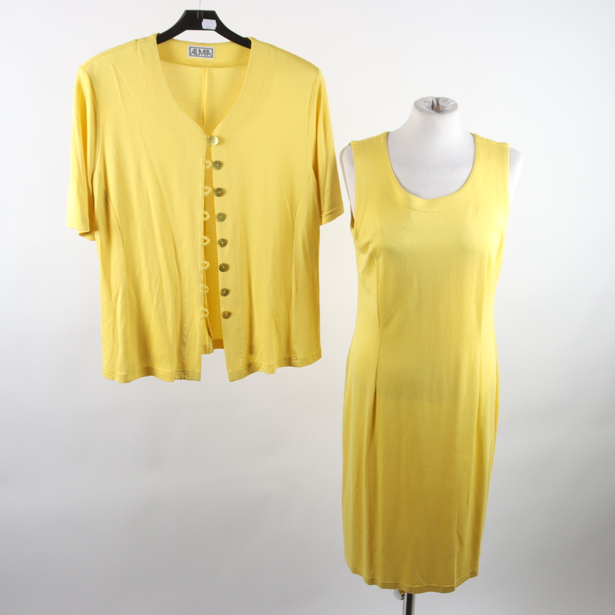Klänning och kofta, Almia, gul, stl. 40.