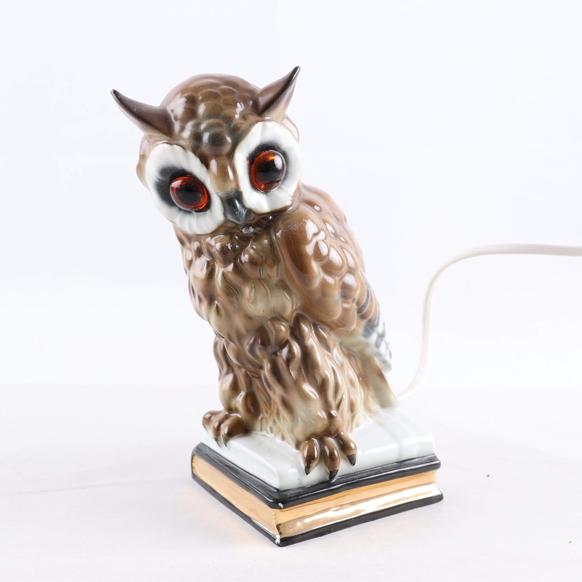 Bordslampa, ”Uggla”, porslin. Samfraktas ej.