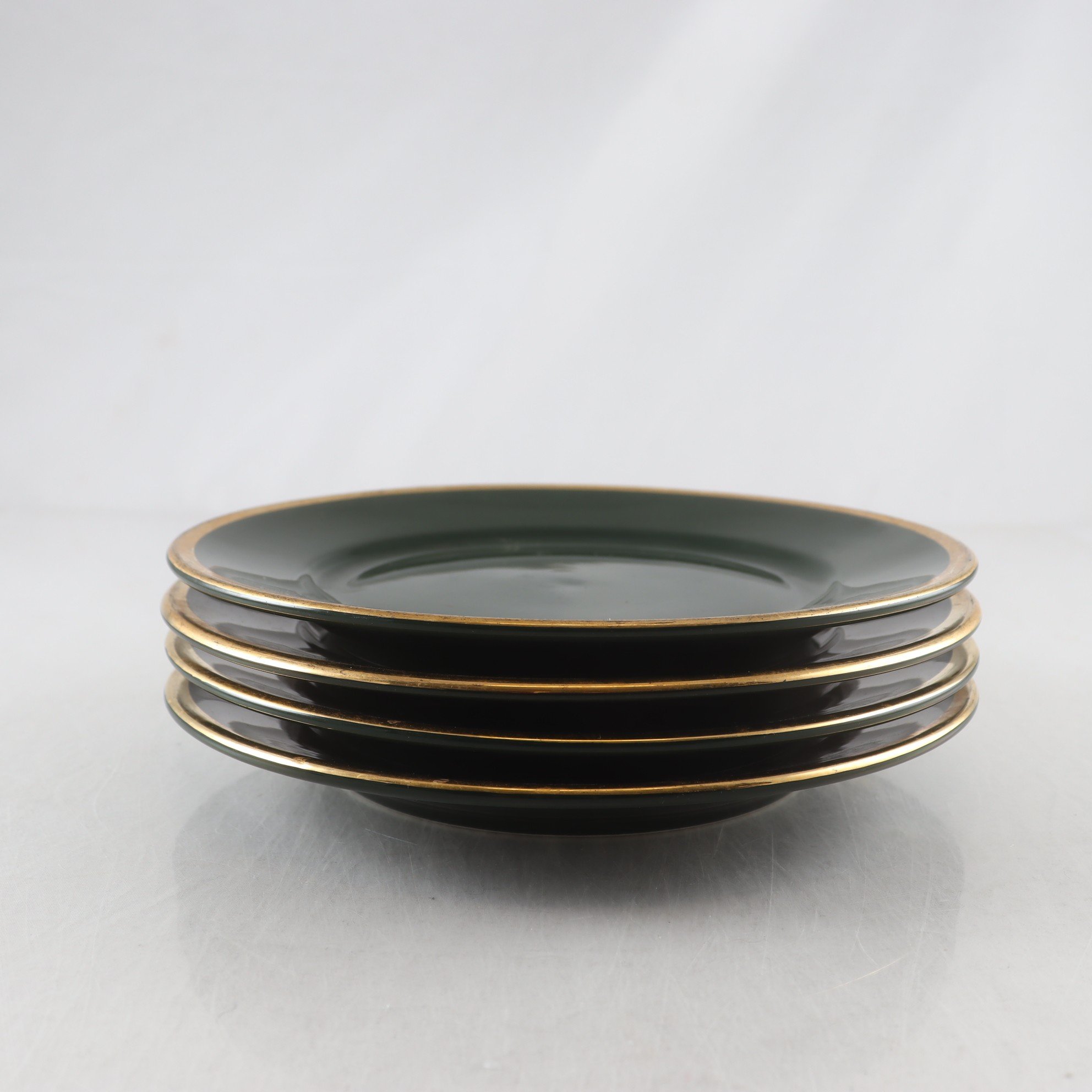 Assietter, Pillivuyt, 4 st. Samfraktas ej.