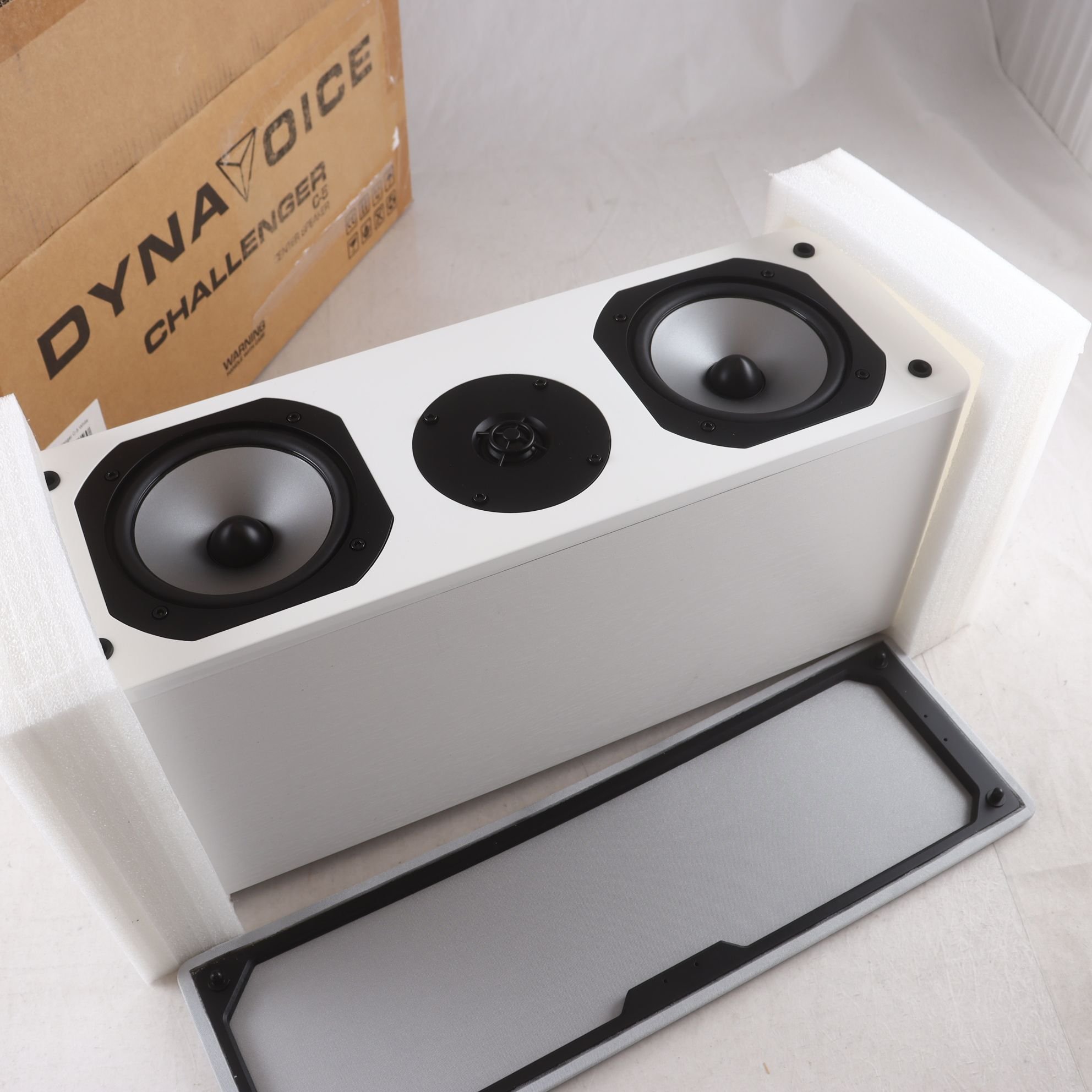 Center speaker, Dyna voice, Challenger C5. Samfraktas ej.