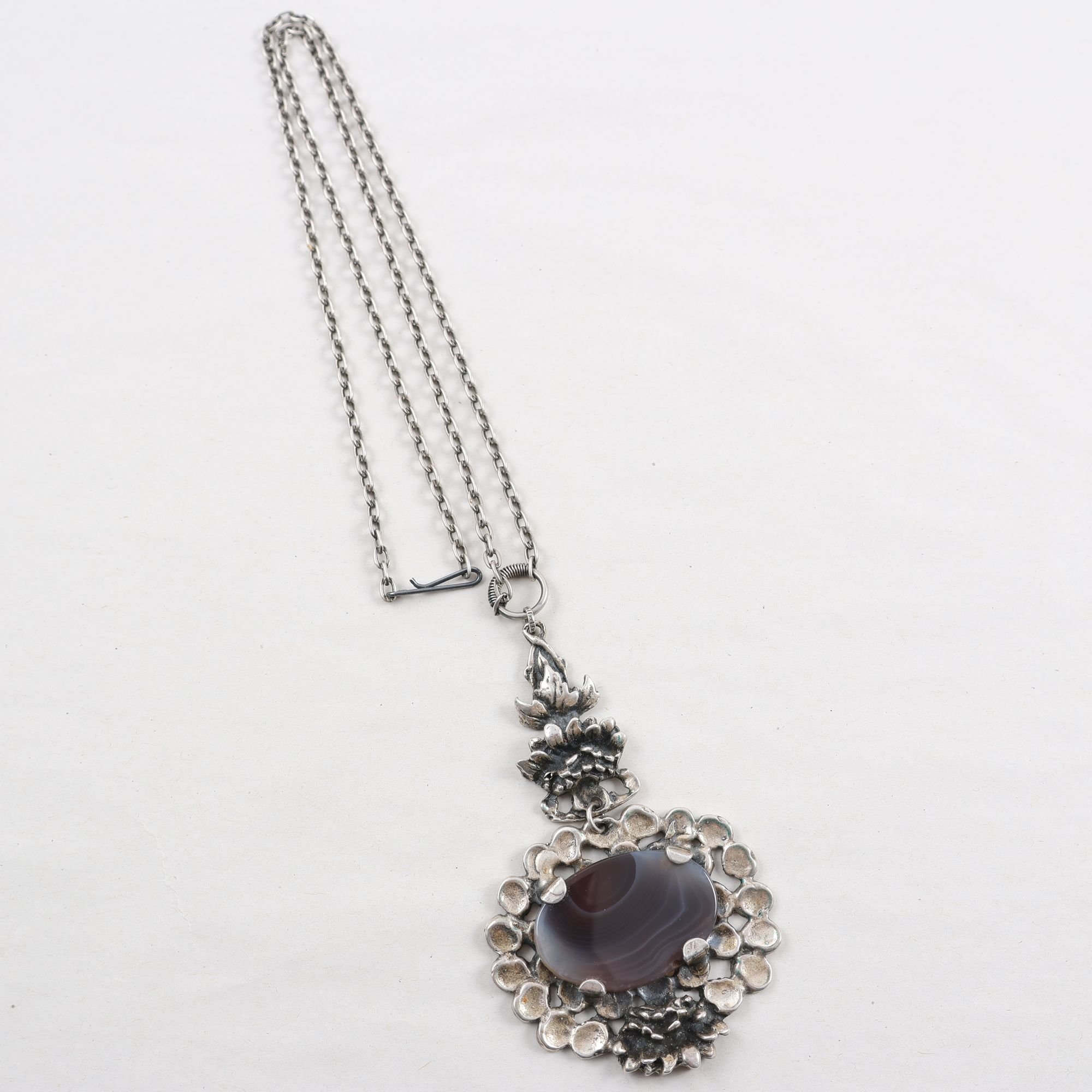 Halsband, Pentti Sarpaneva, ”Agate pendant”, silver 830.