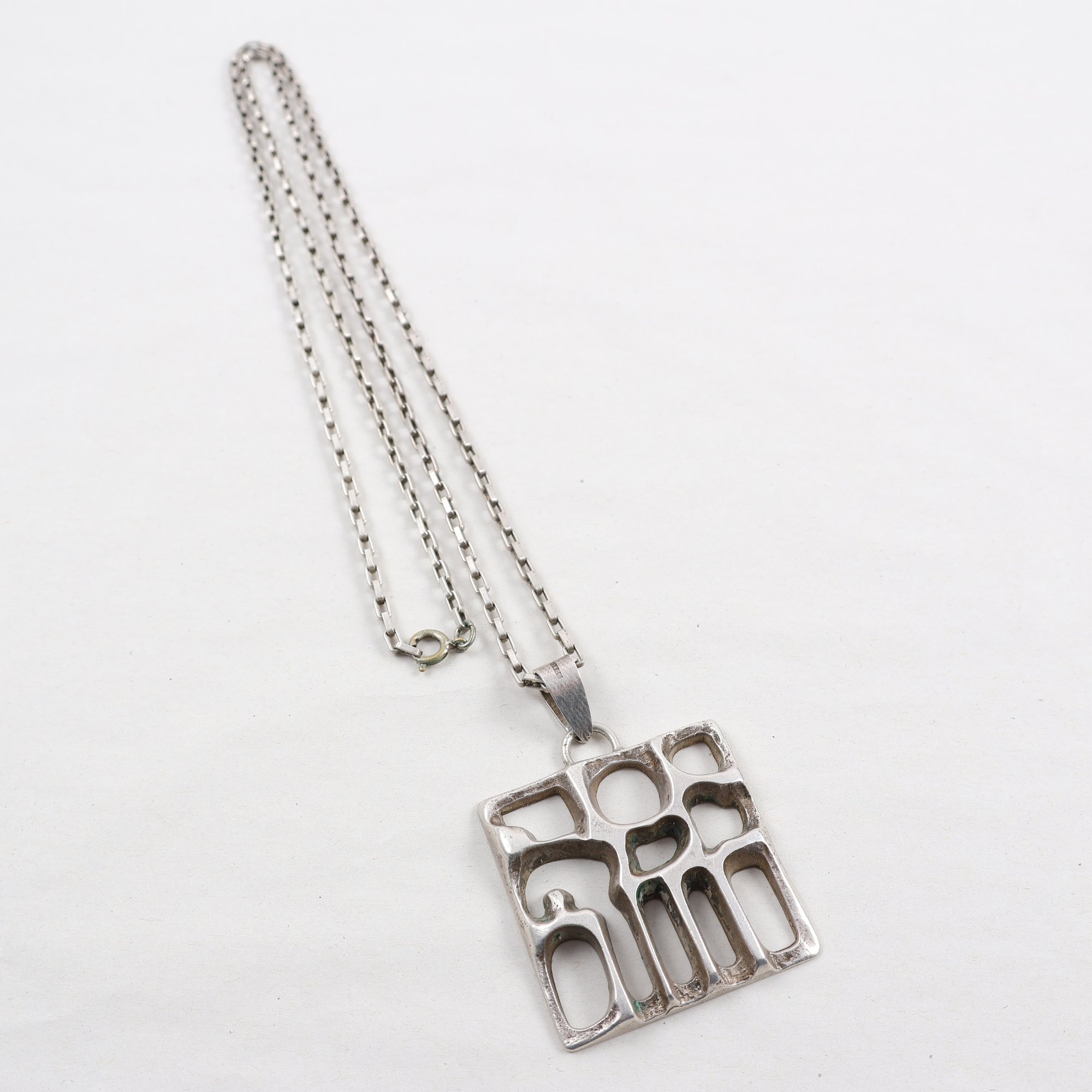 Silverhänge, stämplad GD&Co kattfot X9, kedja metall.