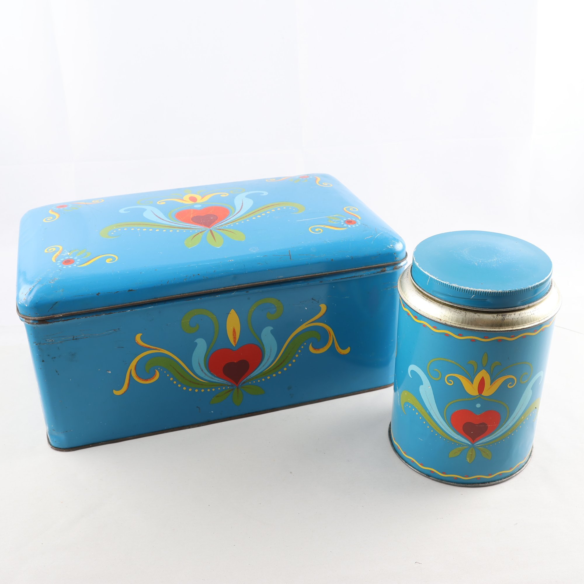 Plåtburkar, Kurbits/dalamotiv, retro, 2 st. Samfraktas ej.