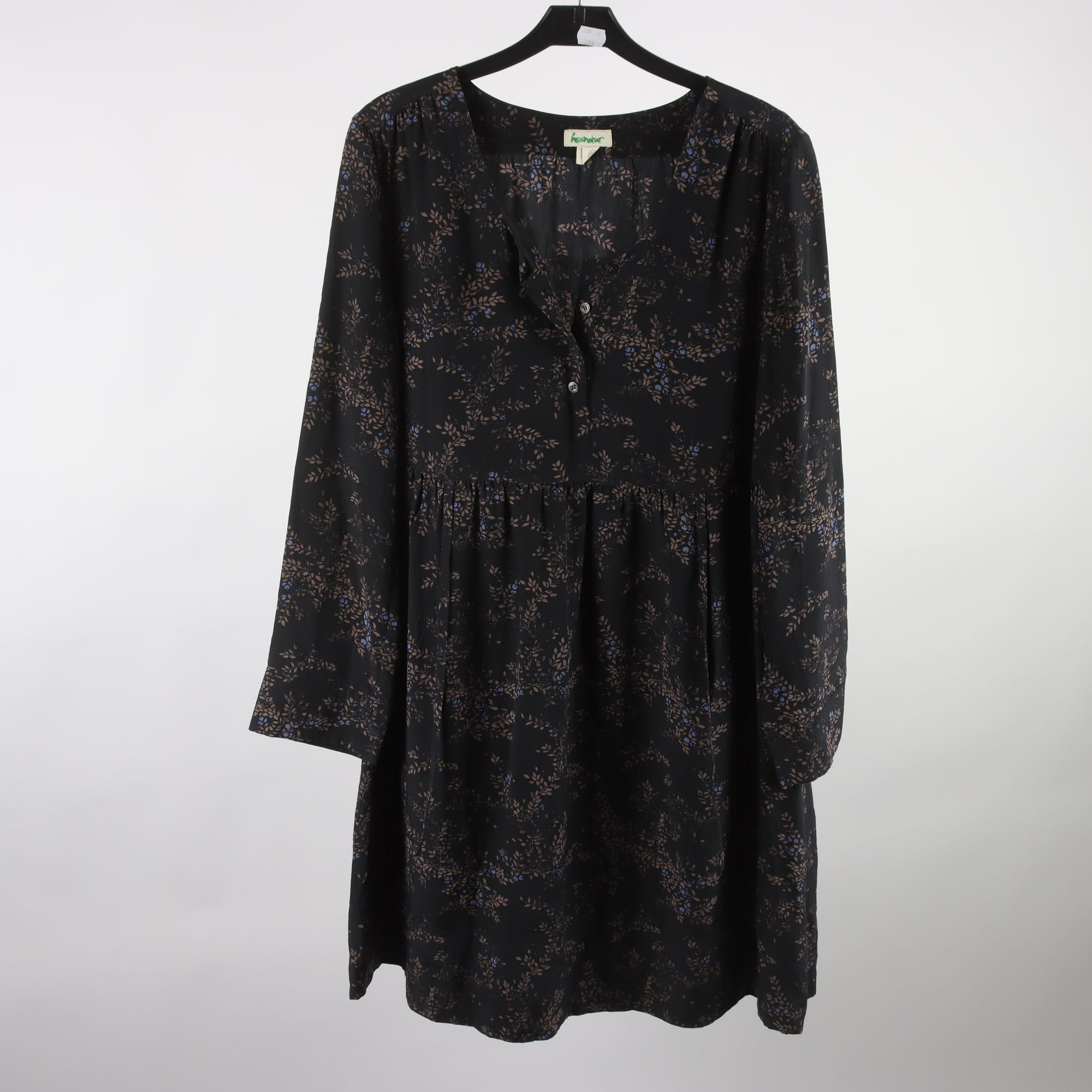 Klänning, Hessnatur, mönstrad, svart, 100% silke, stl. 38.