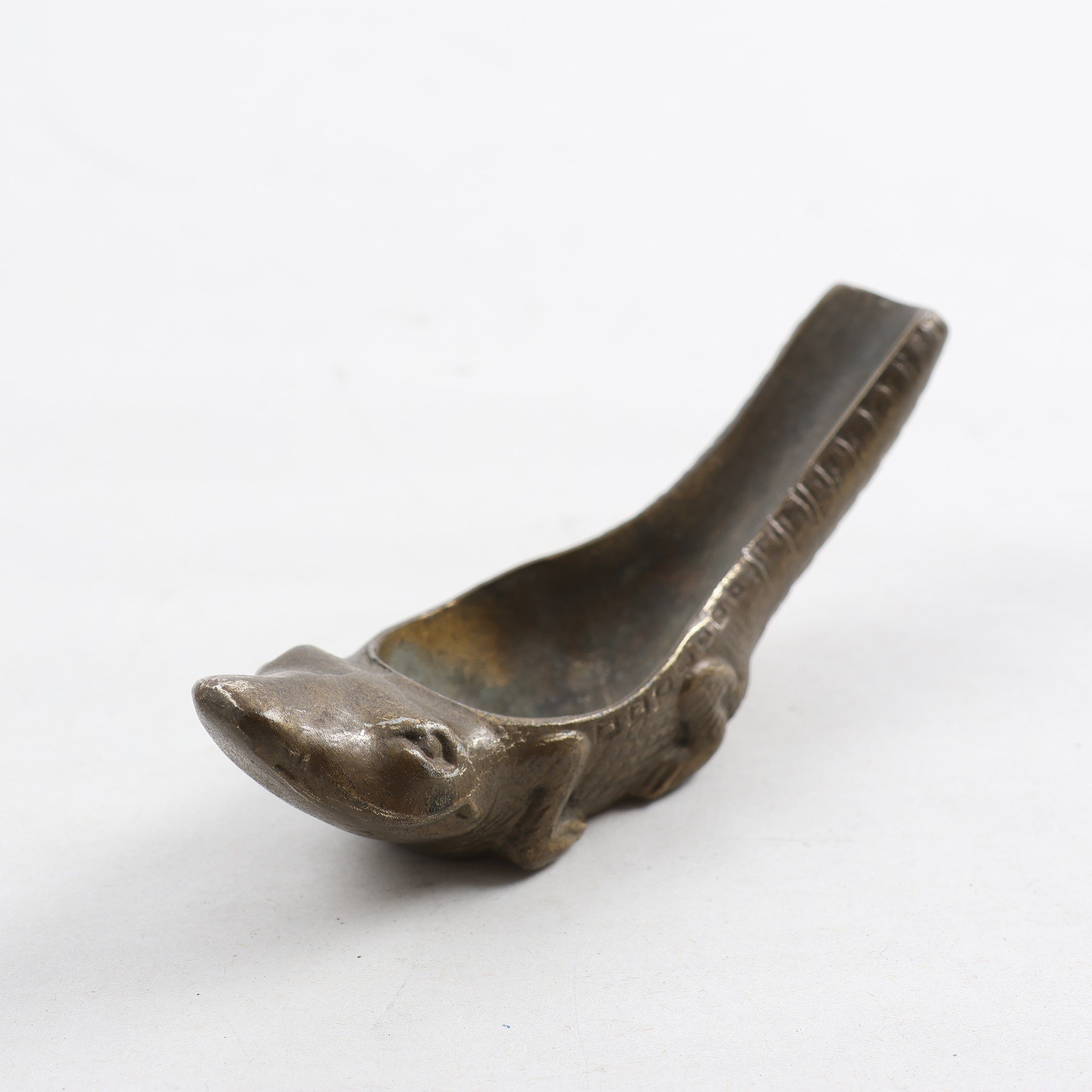 Pipställ, krokodil, Stjärnmetall, 1900-tal