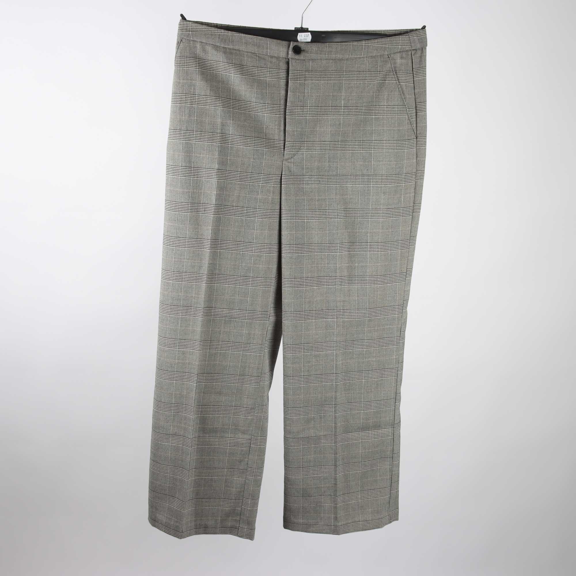 Byxor, Part Two, stl. 40