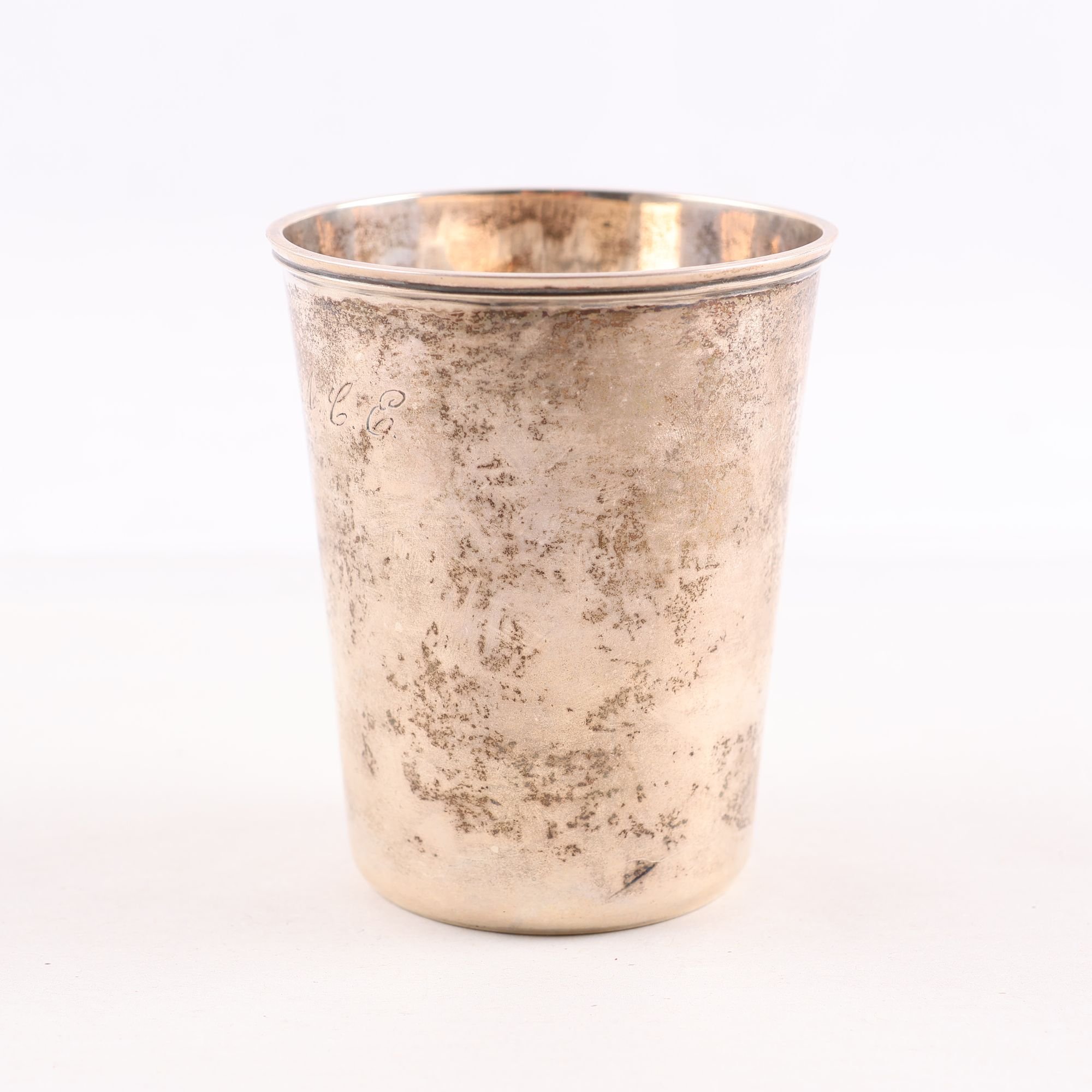 Silverbägare, märkt med kattfot G.T.F. 1856.