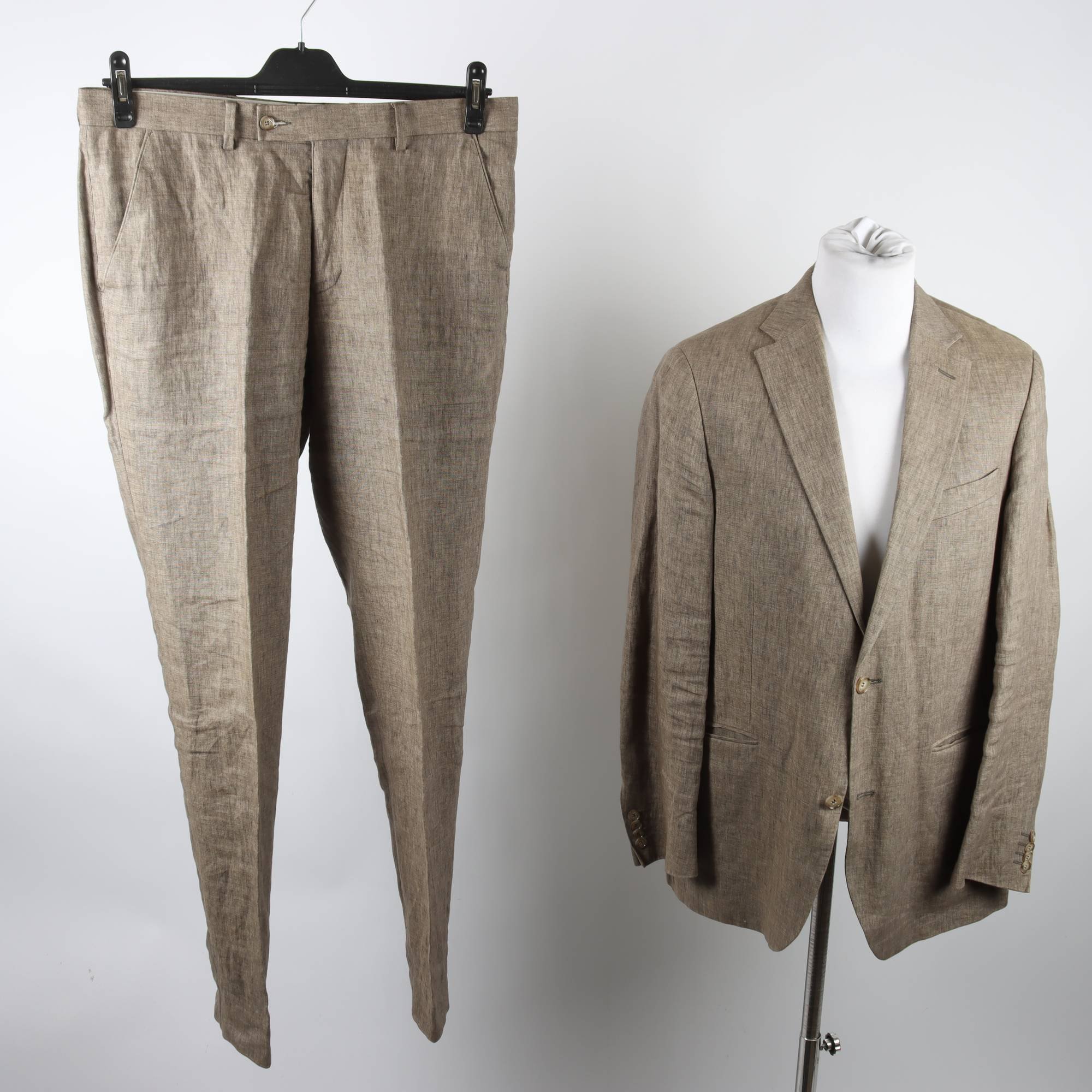 Kostym, Oscar Jacobson, beige, 100% lin, stl. 50.