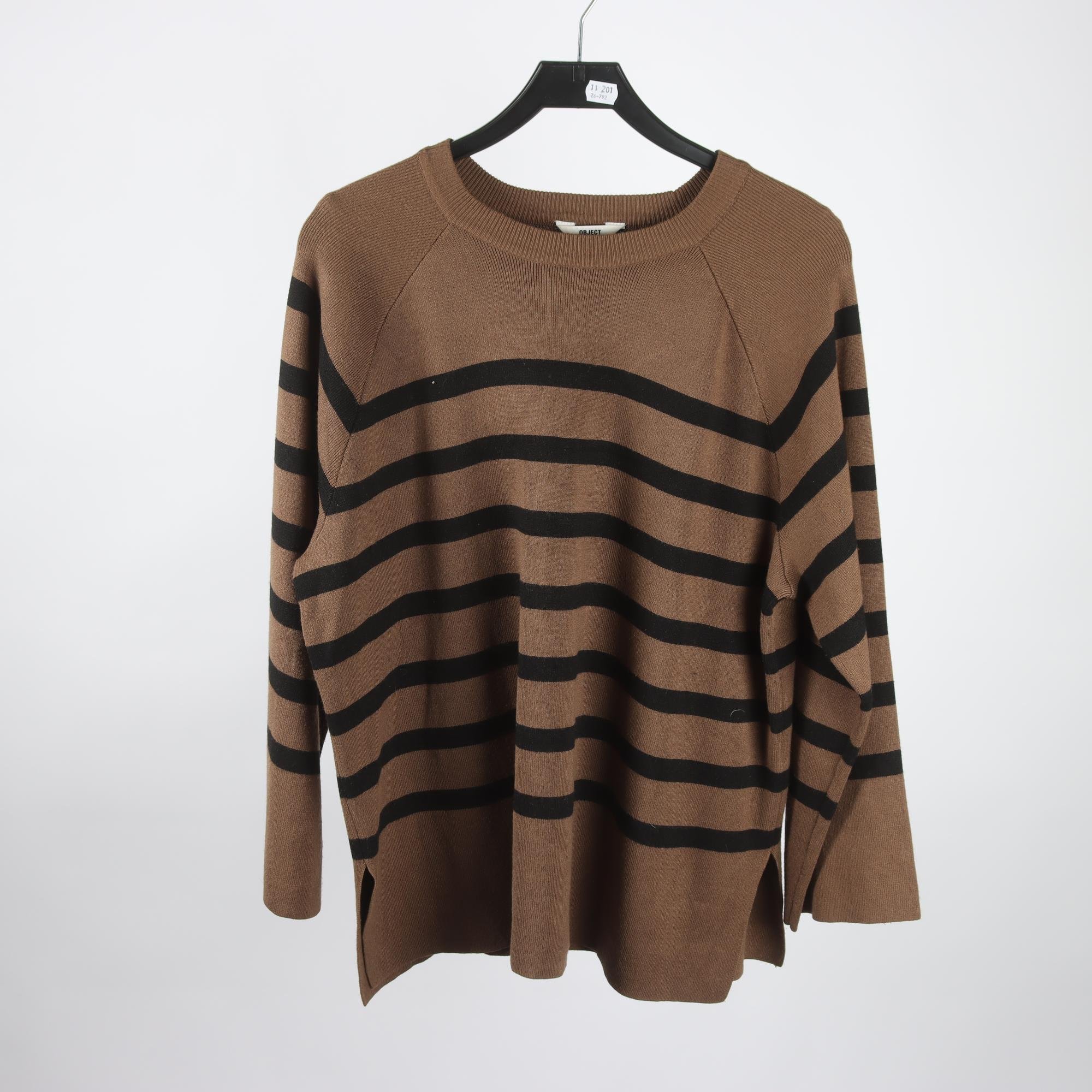 Stickad tröja, Object, stl. L