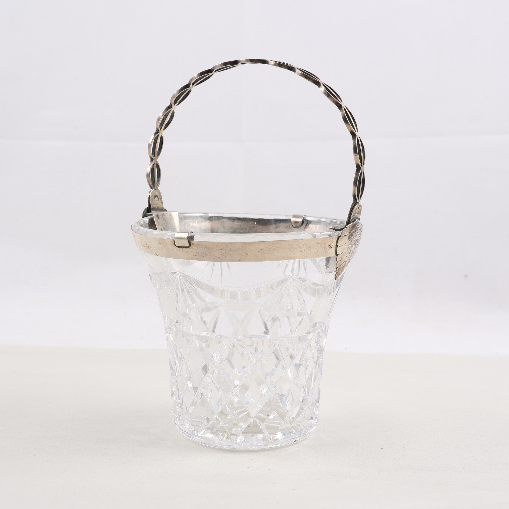 Ishink, slipad kristall, silverhandtag, O.K, Göteborg, 1932