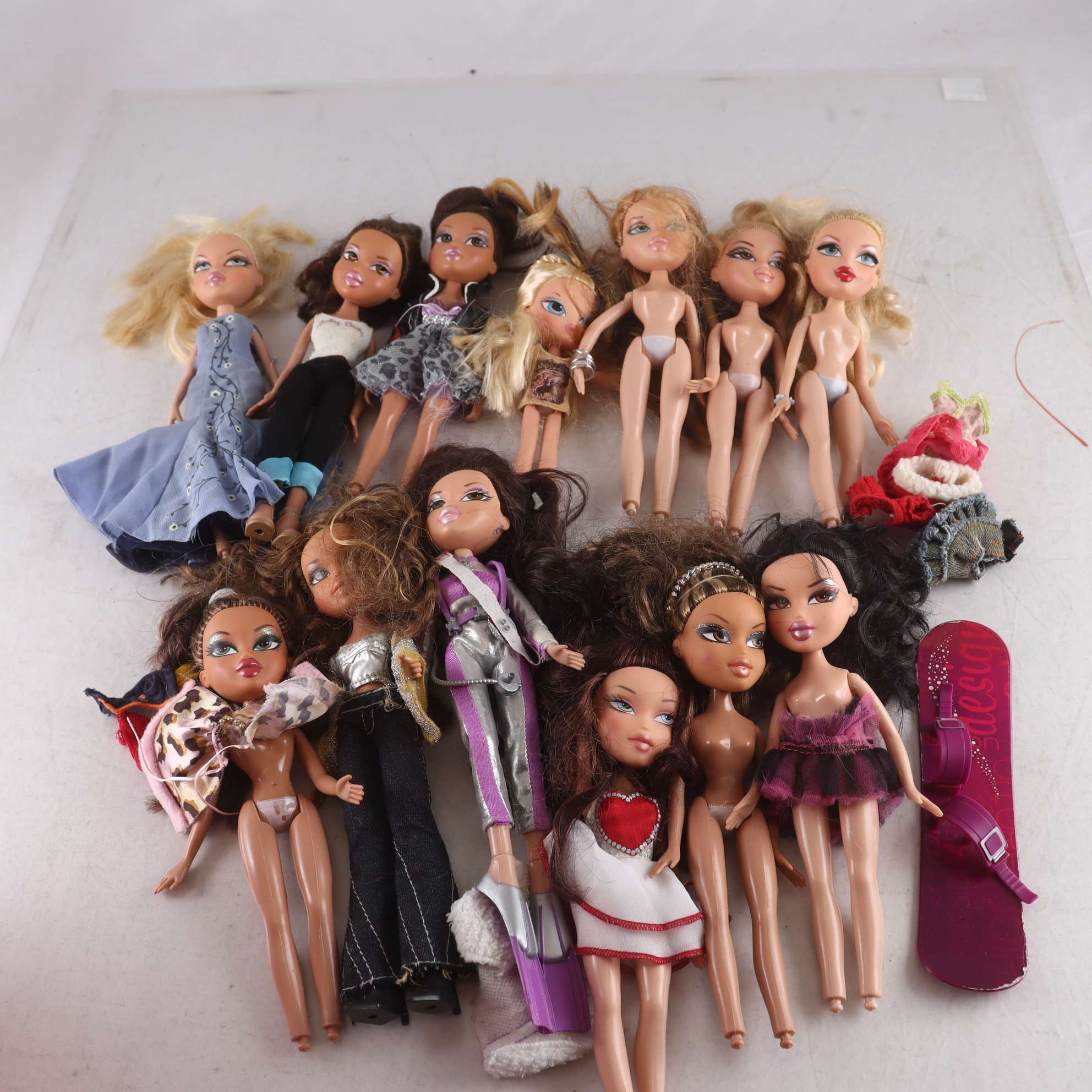 Dockor, Bratz,med olika tillbehör. Samfraktas ej.