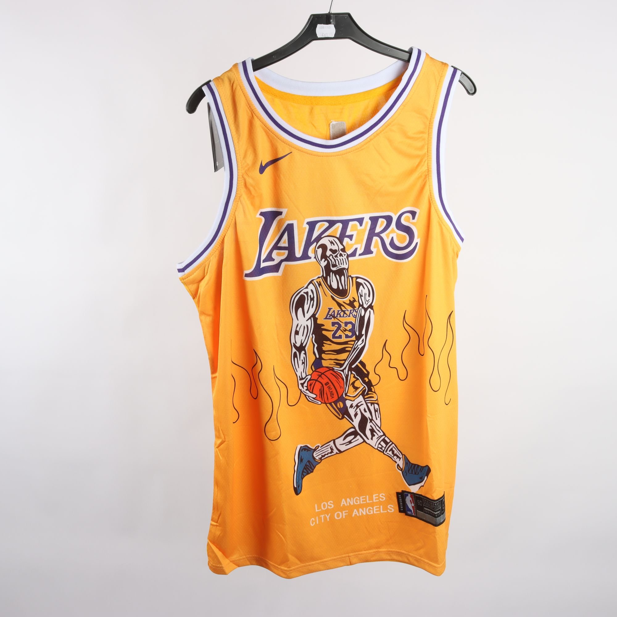 Linne, NBA, Lakers, James, orange, stl. 50.