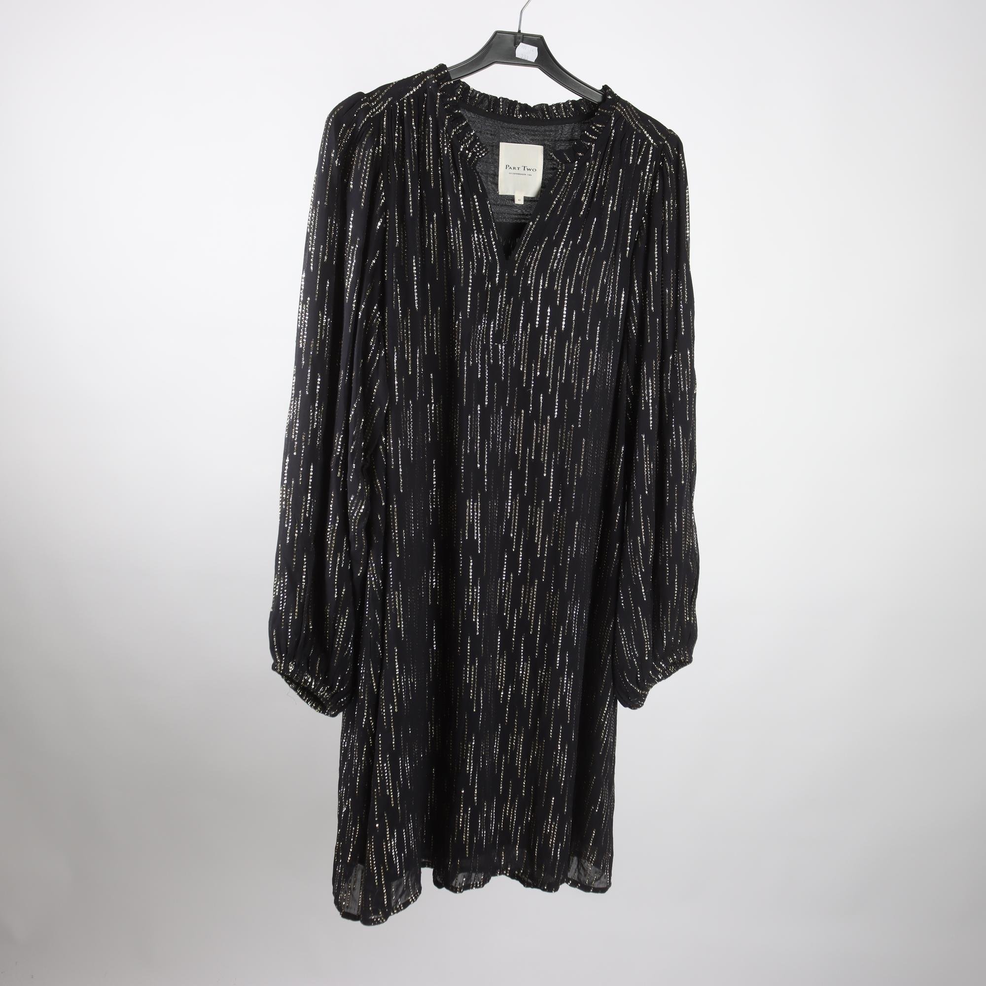 Klänning, Part Two, svart, silvrig, glittrig, stl. 42.