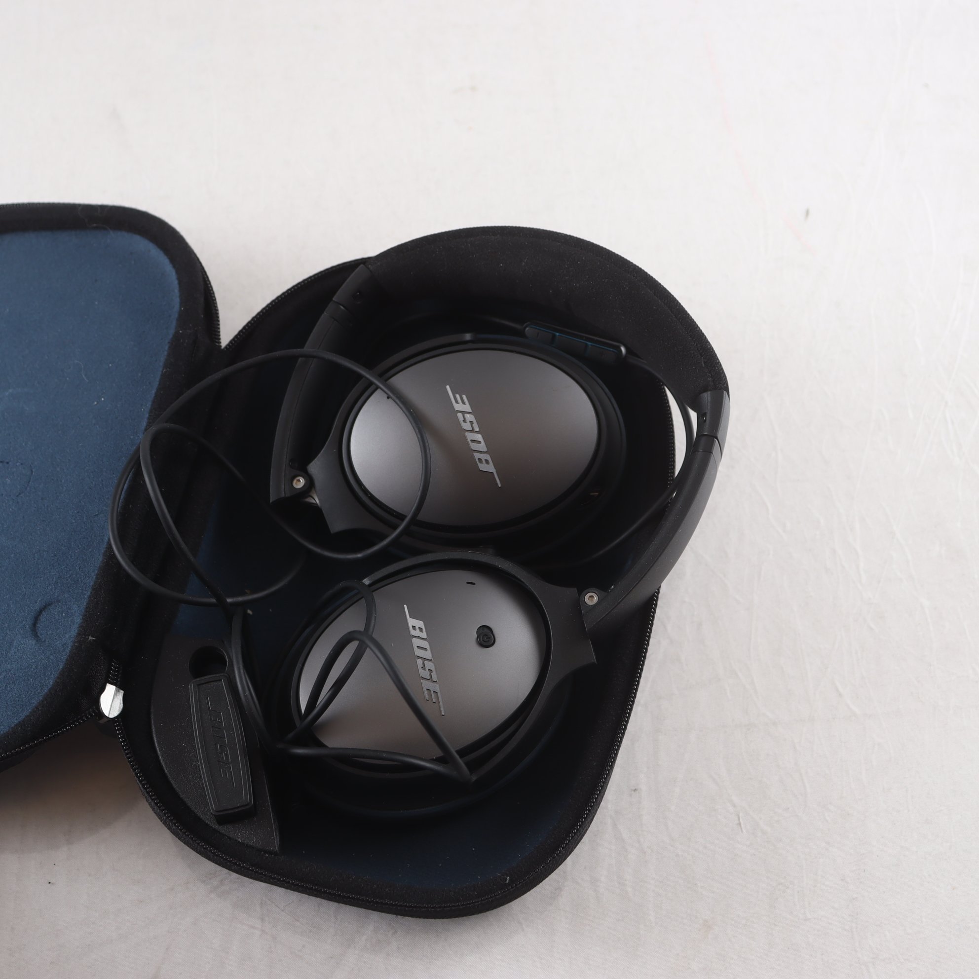 Hörlurar, Bose QC 25