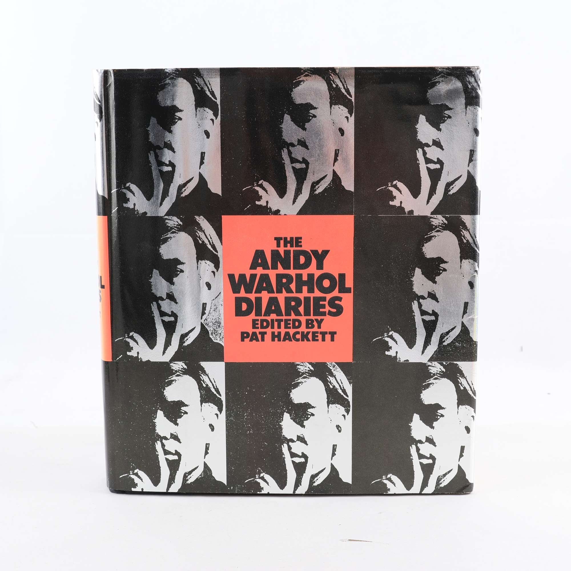 The Andy Warhol Diaries, Edited by Pat Hackett (1989). Samfraktas ej.
