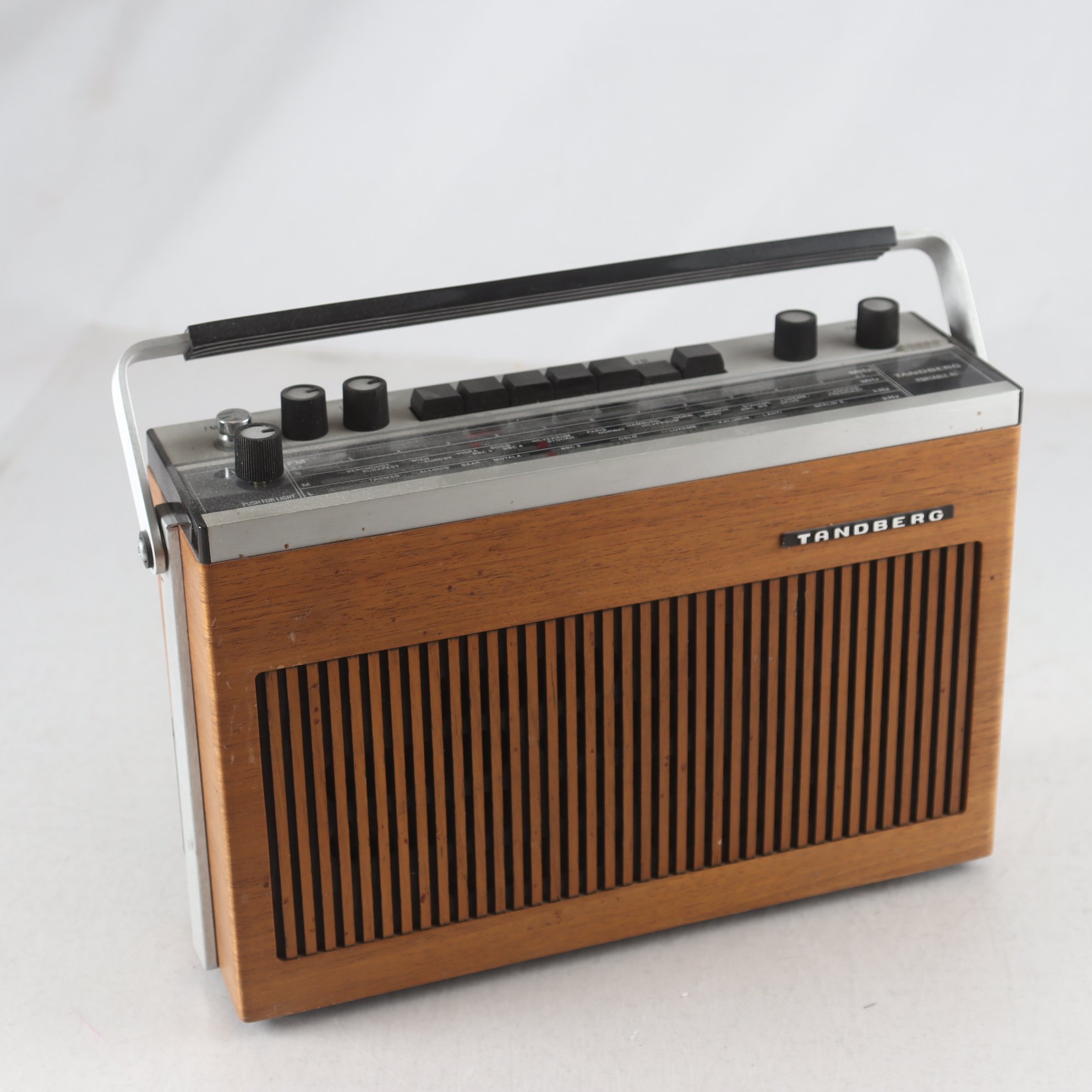 Radio, Tandberg portable 41. Samfraktas ej.