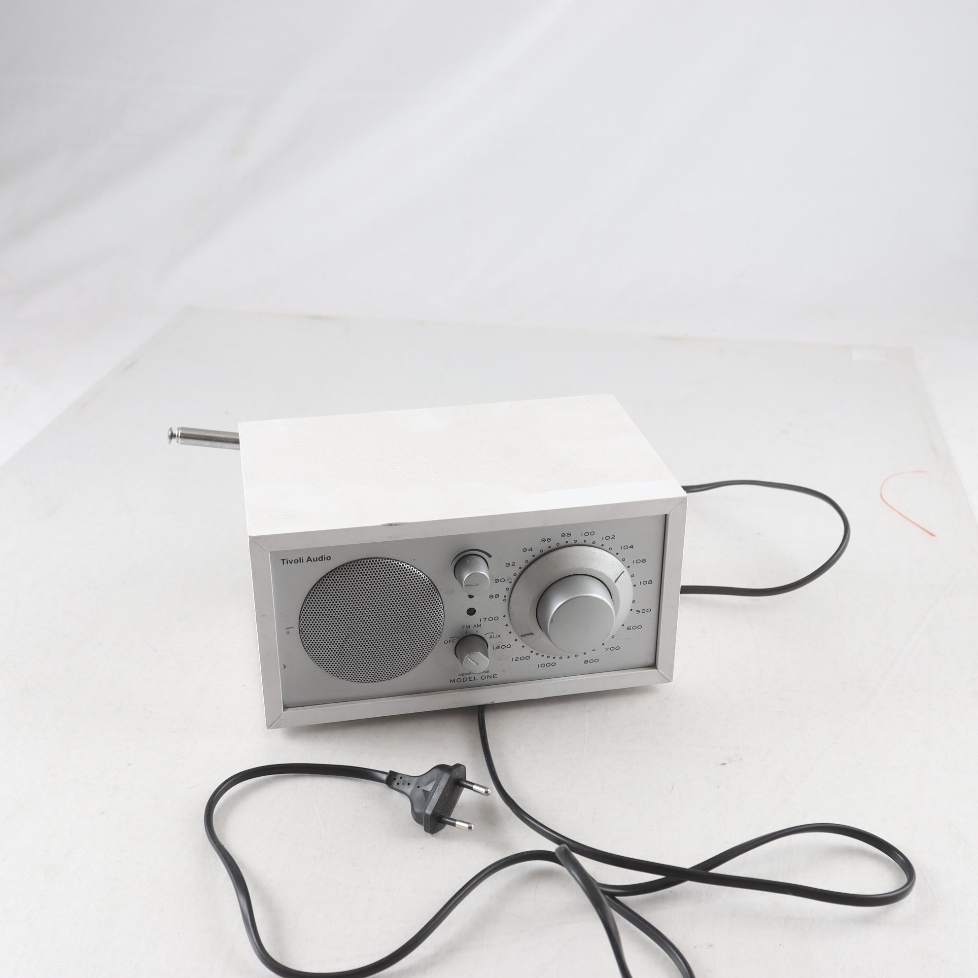 Radio, Tivoli audio, Model one