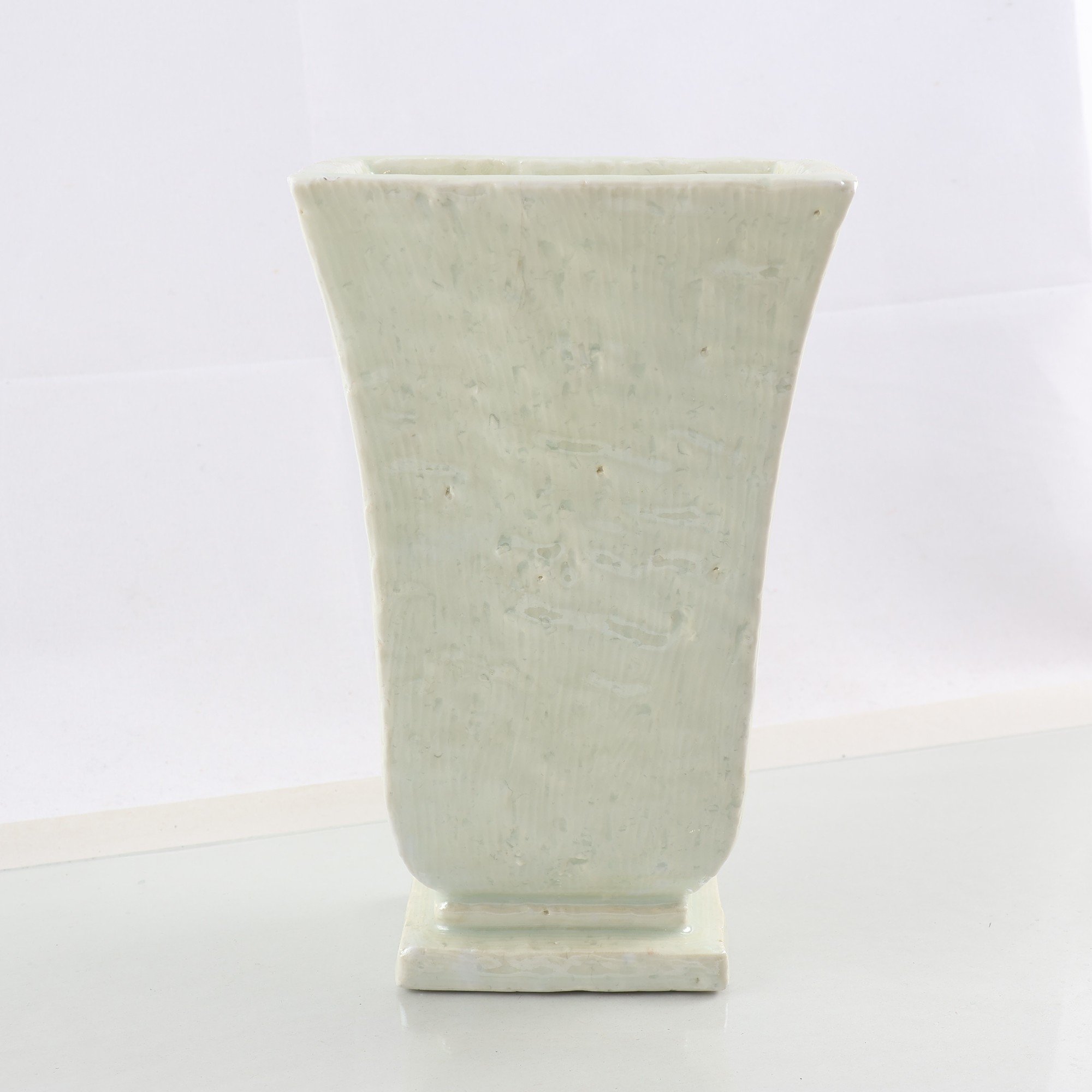 Vas, chamotte, Gunnar Nylund, Rörstrand, stämpelsign. Samfraktas ej.