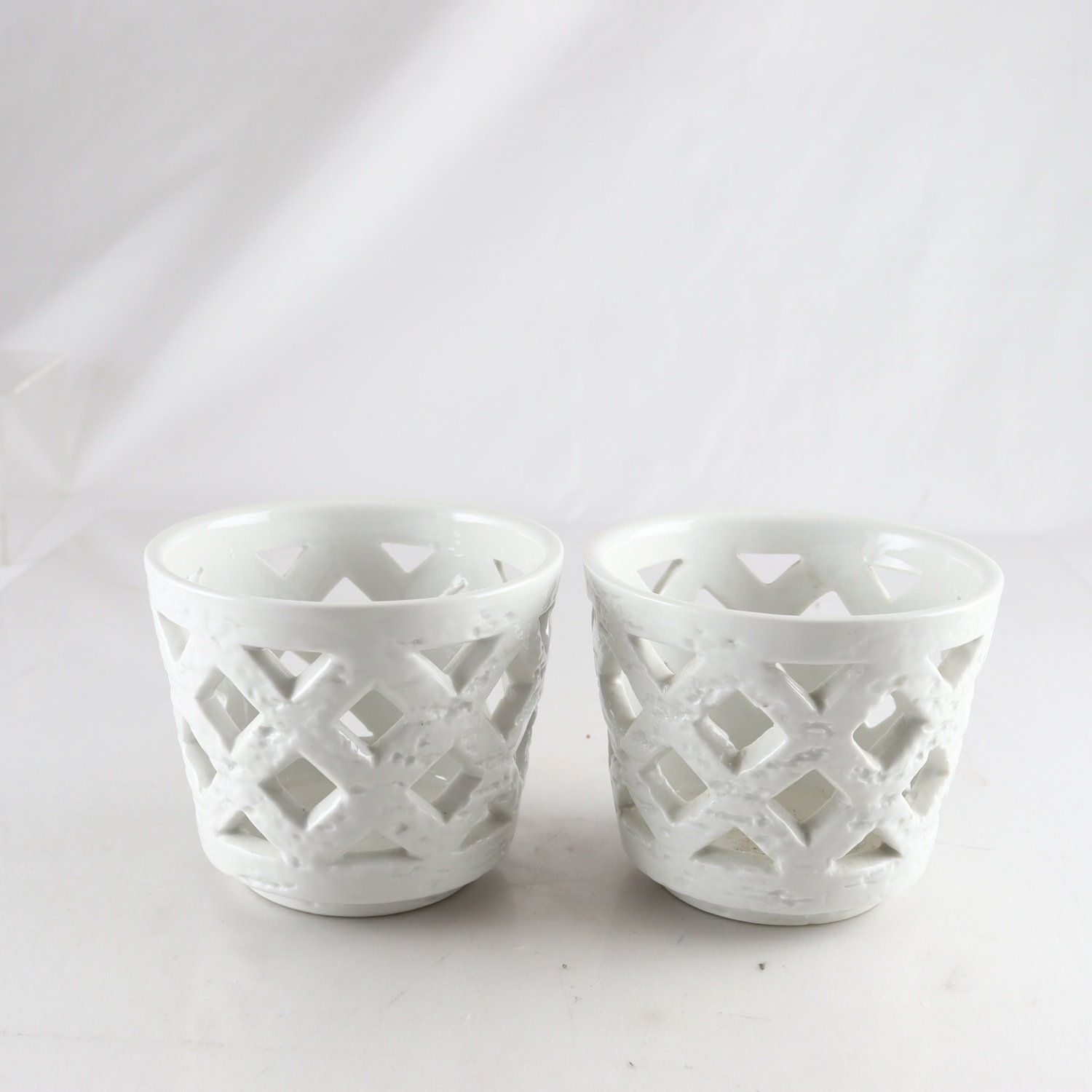 Ytterfoder, ett par, Gunnar Nylund, Rörstrand, 2 st. Samfraktas ej.