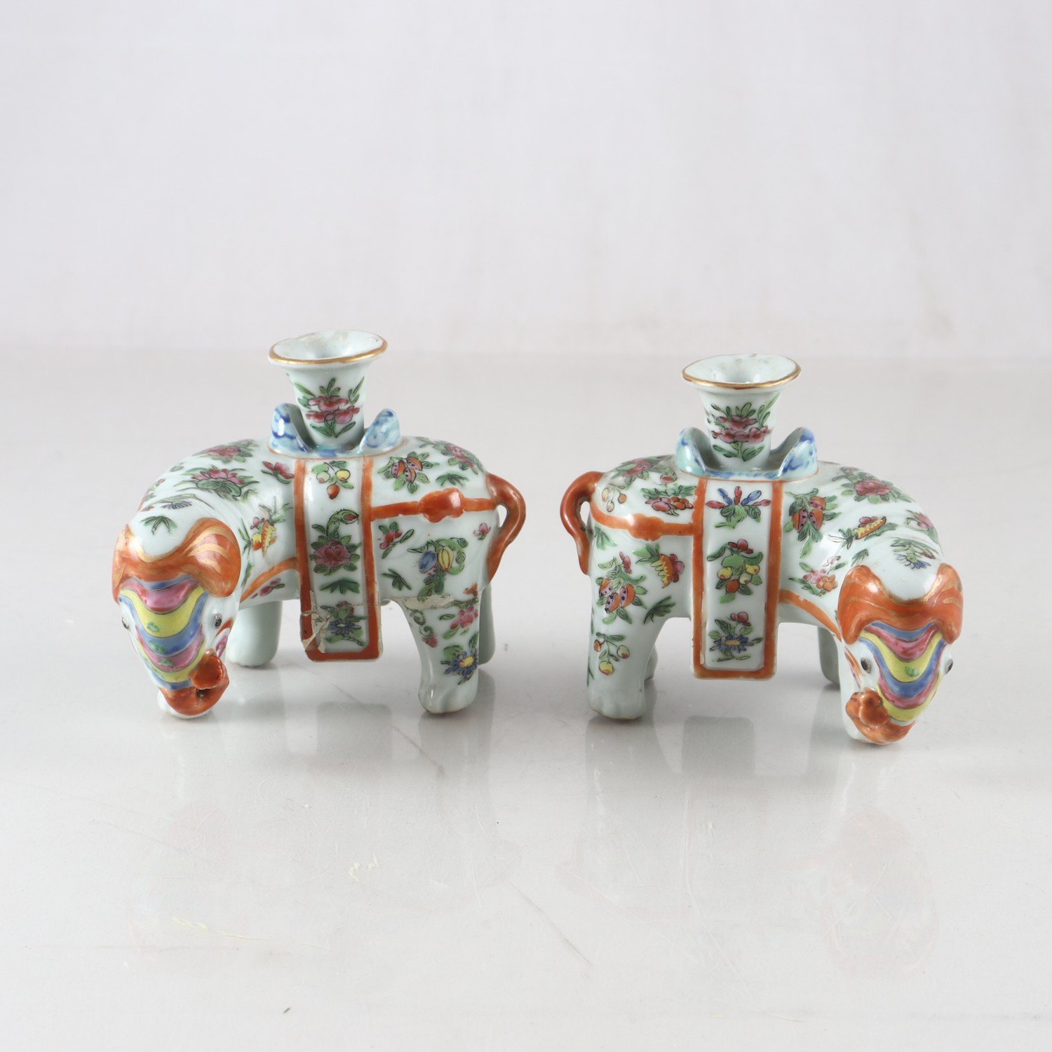 Paret ljusstakar, elefanter, Kanton, Kina, 1800/1900-tal