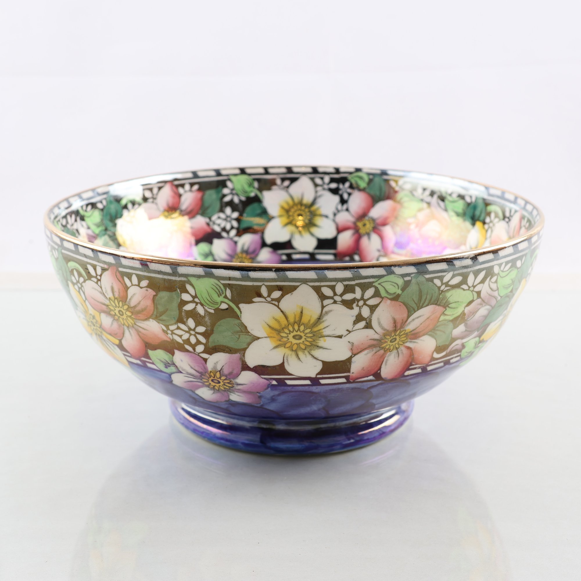 Skål, handmålad, Clematis, Maling Pottery, England, 1934-1940. Samfraktas ej.