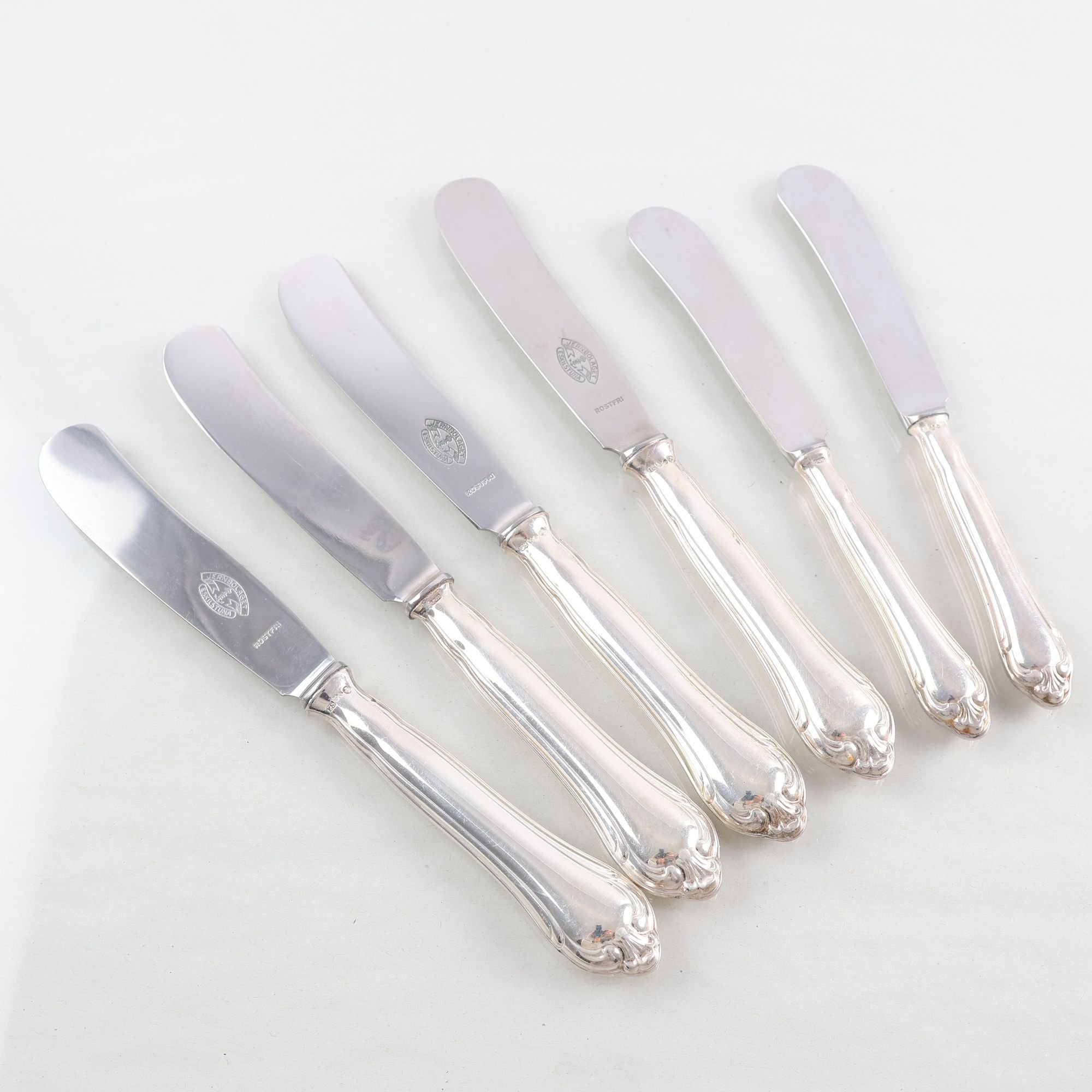 Bords&smörknivar, handtag i silver, blad i stål, C.G.H, Stockholm, år 1950, 6 st