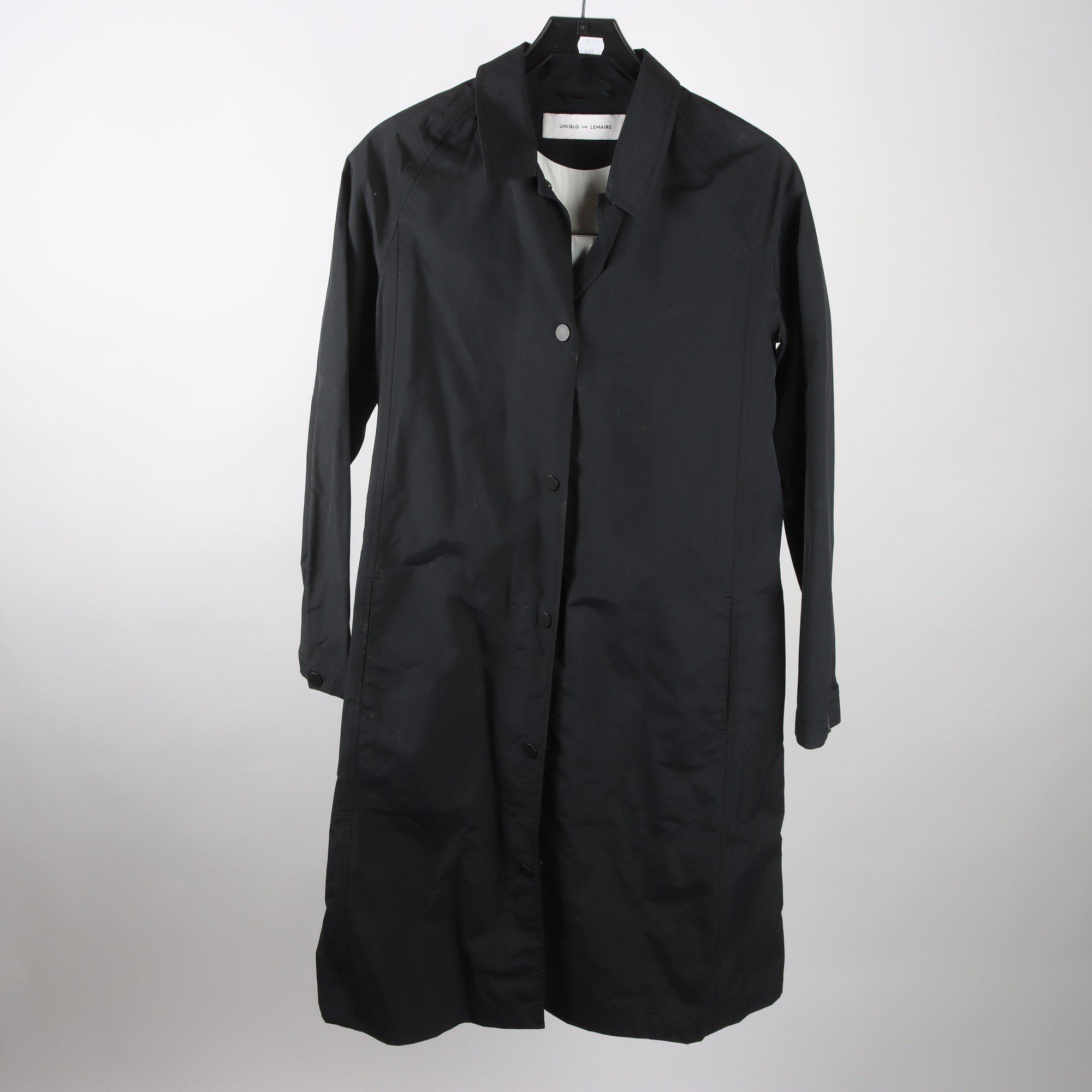 Regnkappa, Uniqlo and Lemaire, svart, stl. XS.