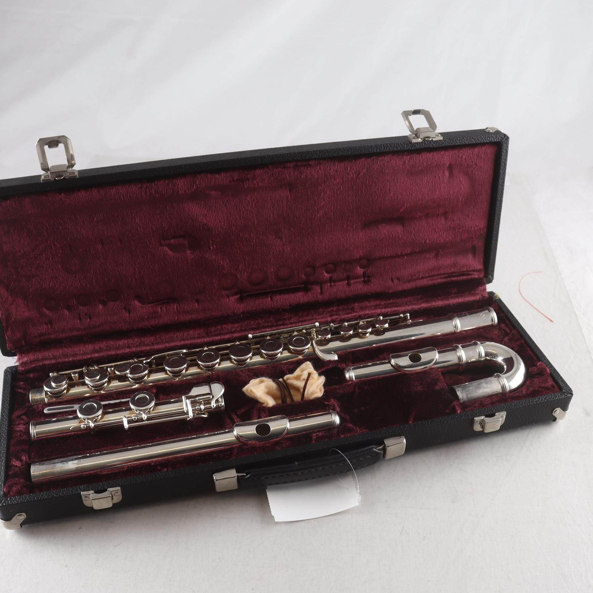 Flöjt, Armstrong U.S.A., 6072829. Samfraktas ej.