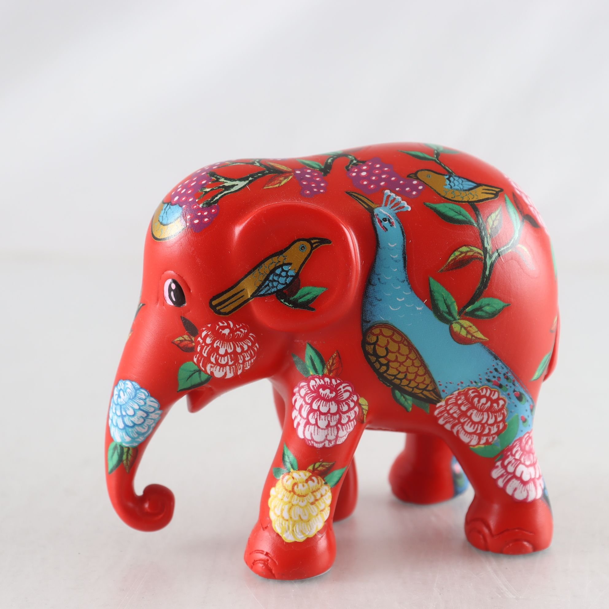 Figurin, Elephant Parade, ”Peacock Garden”, 2012.