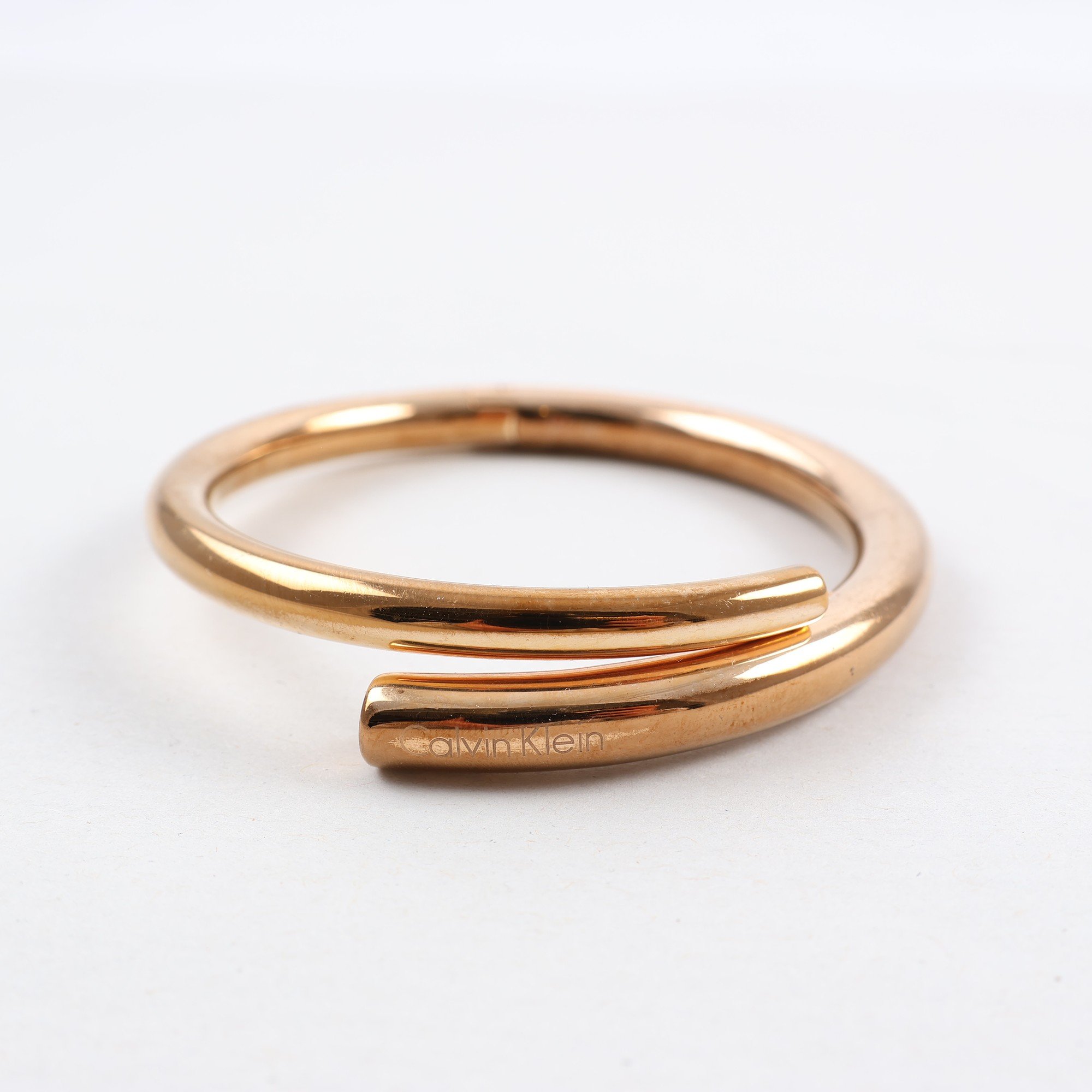 Armring, Calvin Klein, öppningsbart, gulmetall