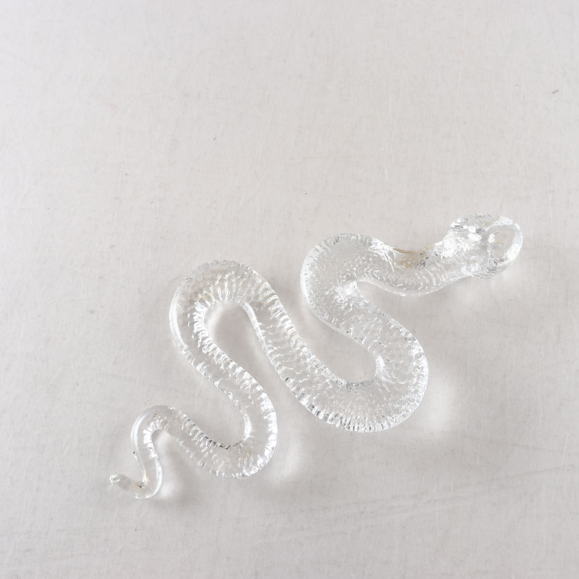 Figurin, ”Orm”, glas.