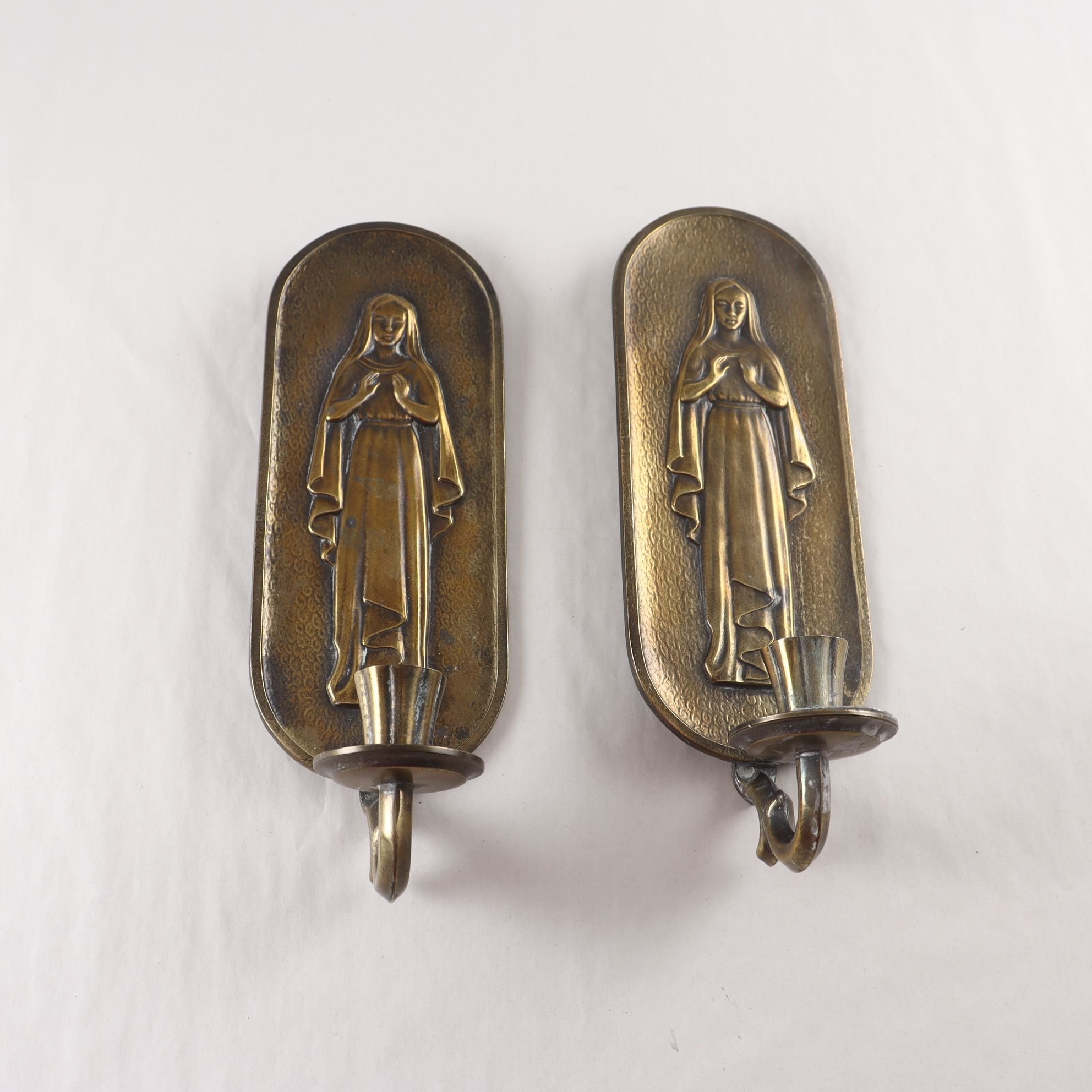 Paret ljuslampetter, dekor av madonnor, Stjärnmetall, 1930-tal