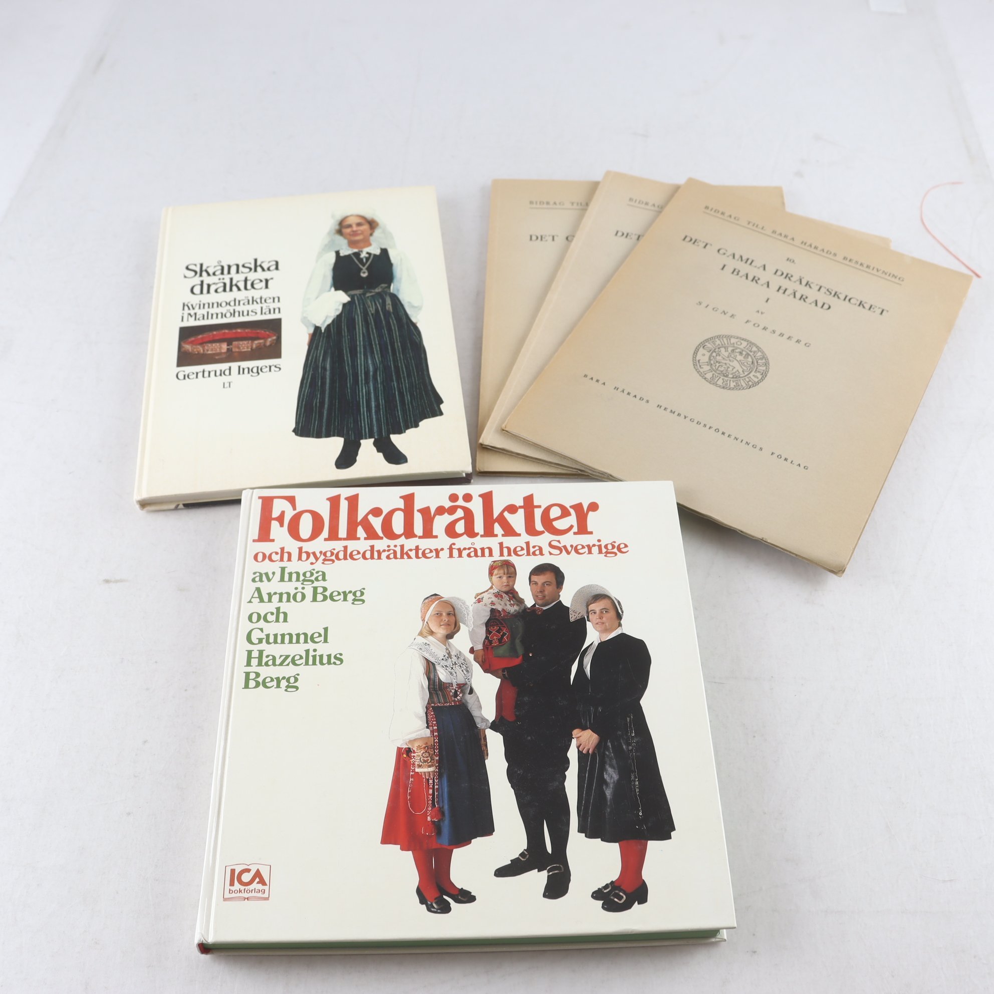 Folkdräkter, bokpaket med 5 volymer