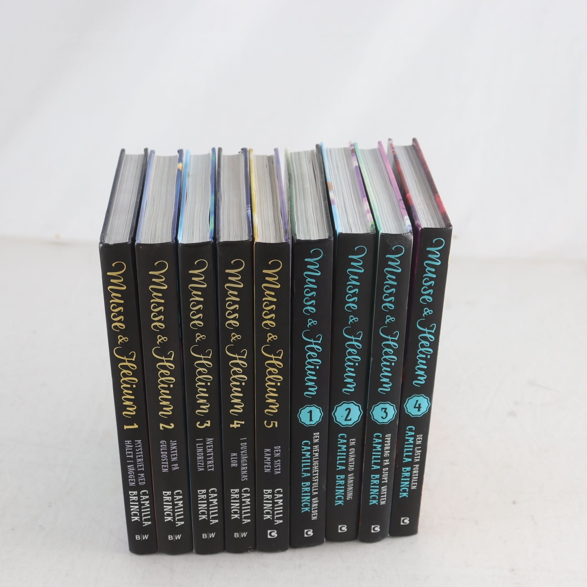 Musse & Helium, Del 1-5 i första och Bok 1-4 i andra serien. Samfraktas ej