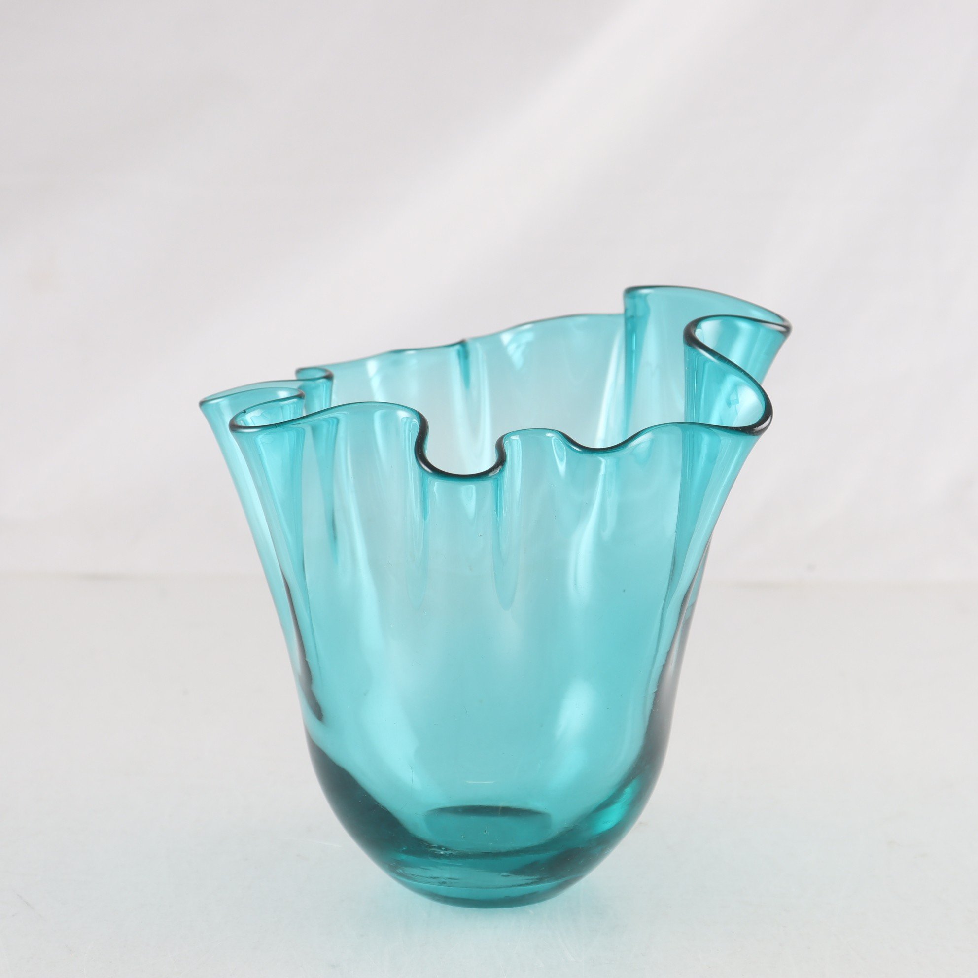 Näsduksvas, Glas, Turkos. Samfraktas ej.