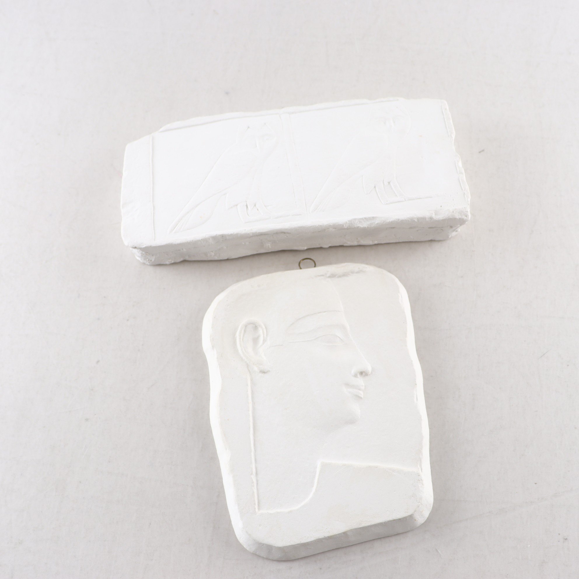 Väggreliefer, Carlsbergs glyptotek, Hieroglyfer, gips, 2 st